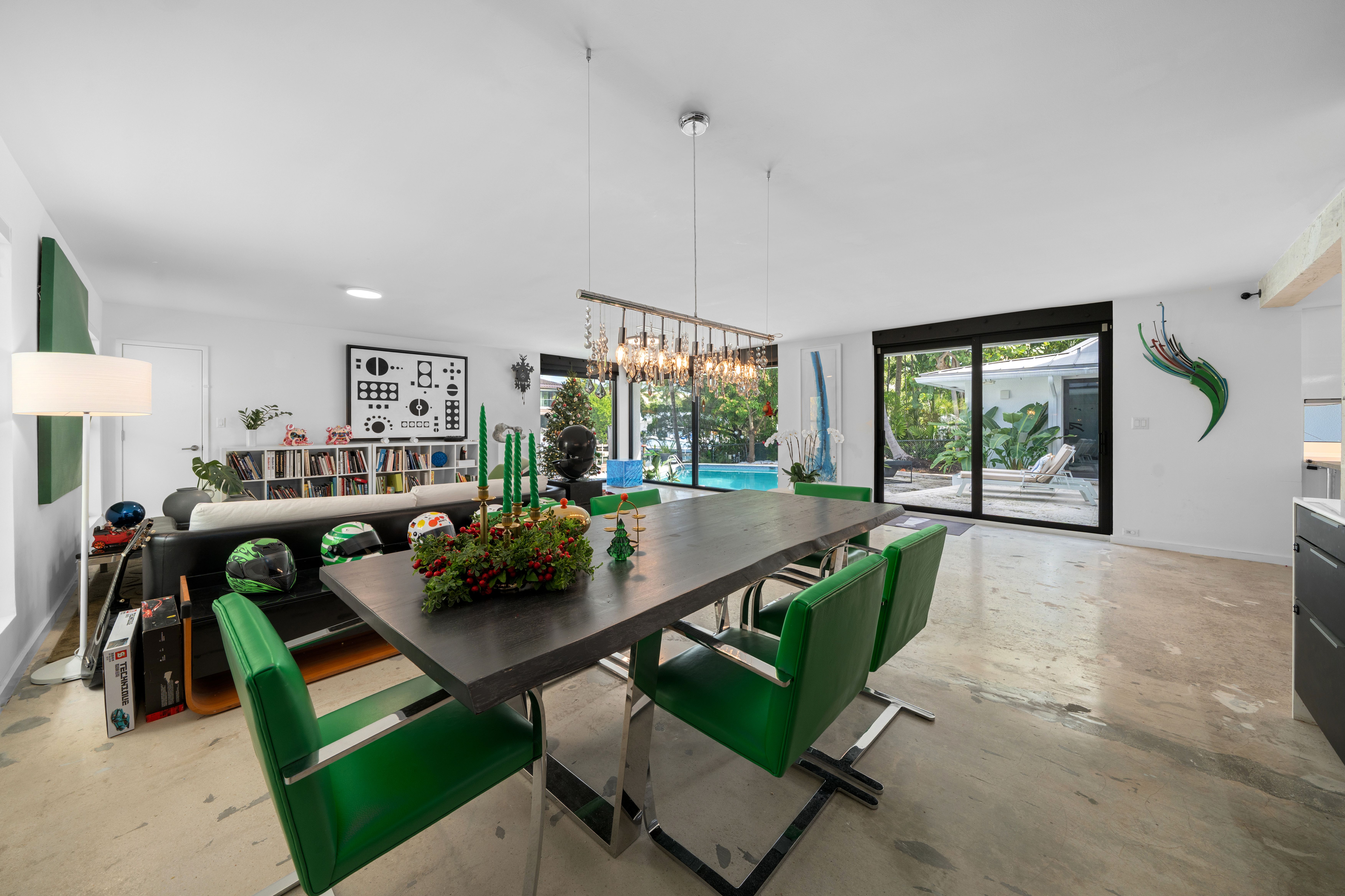 121 Knollwood Drive Key Biscayne FL 33149