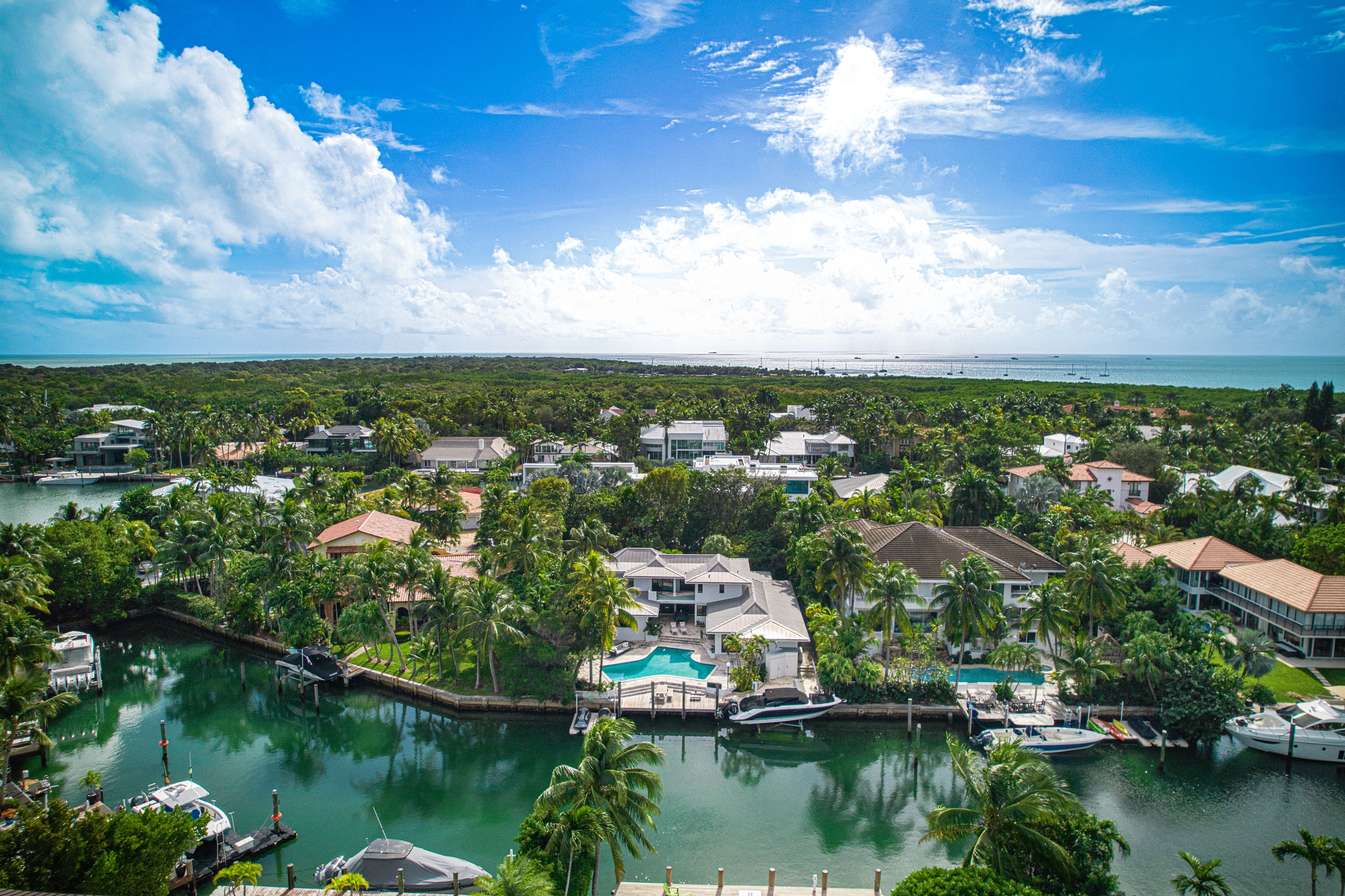 121 Knollwood Drive Key Biscayne FL 33149
