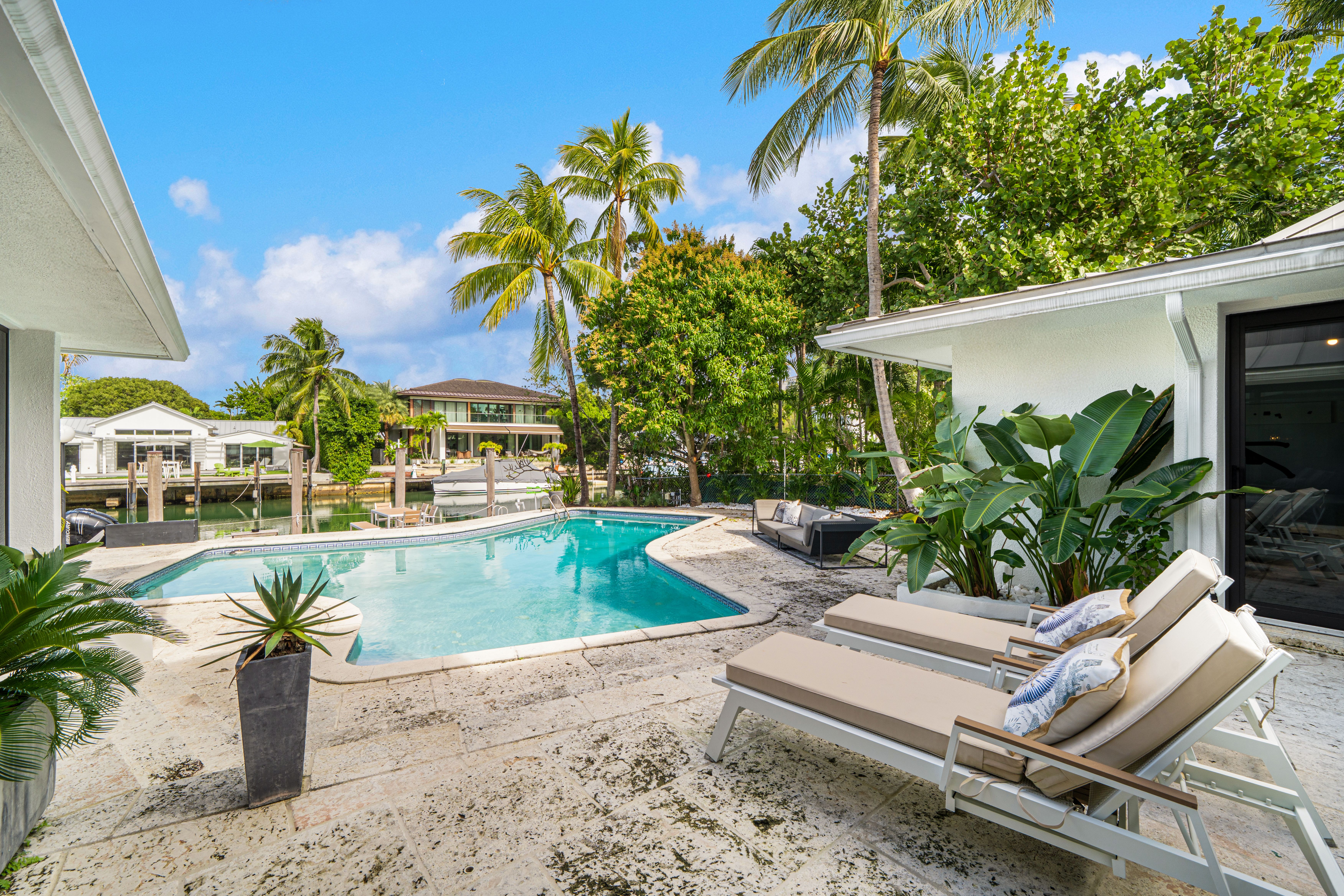 121 Knollwood Drive Key Biscayne FL 33149