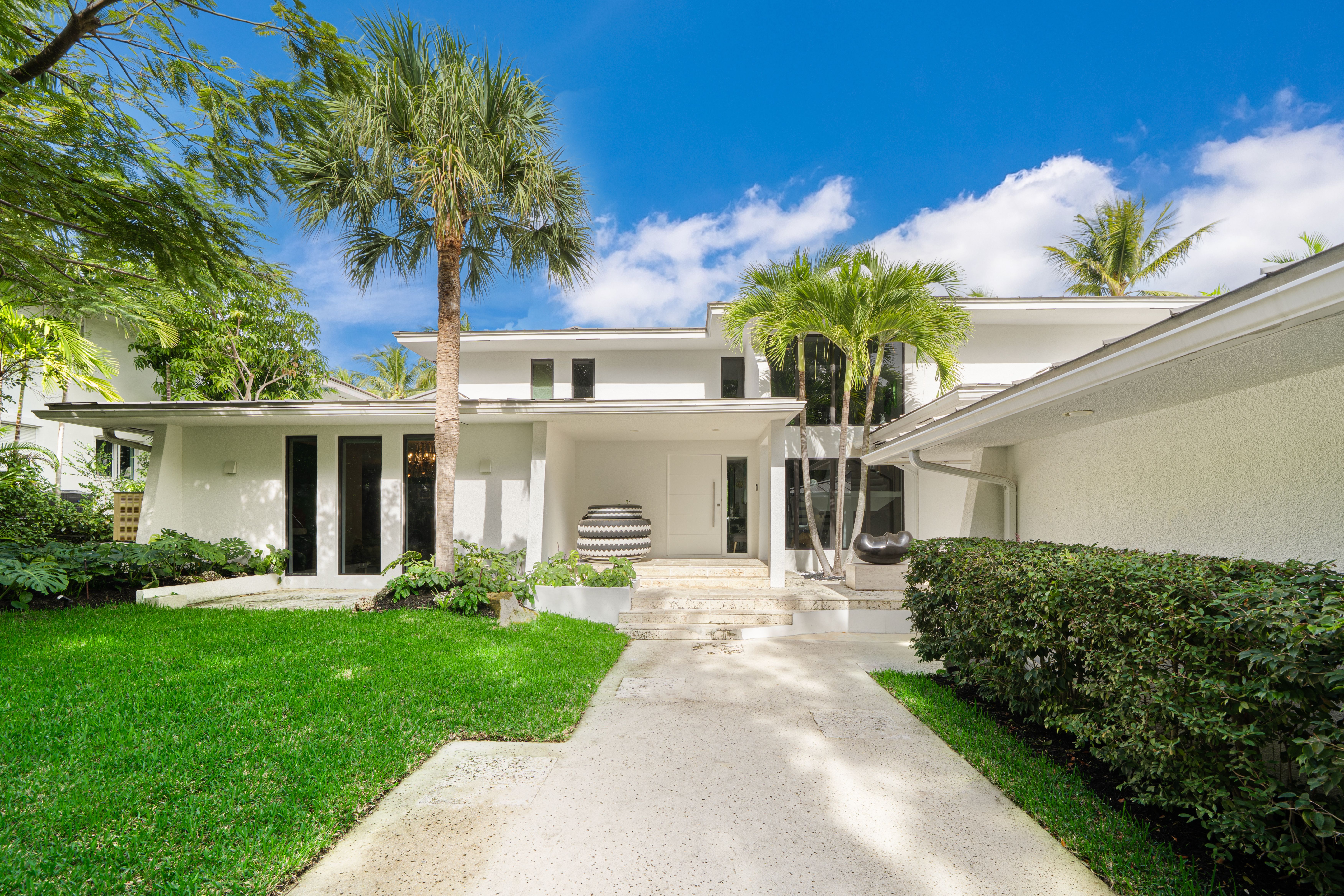 121 Knollwood Drive Key Biscayne FL 33149