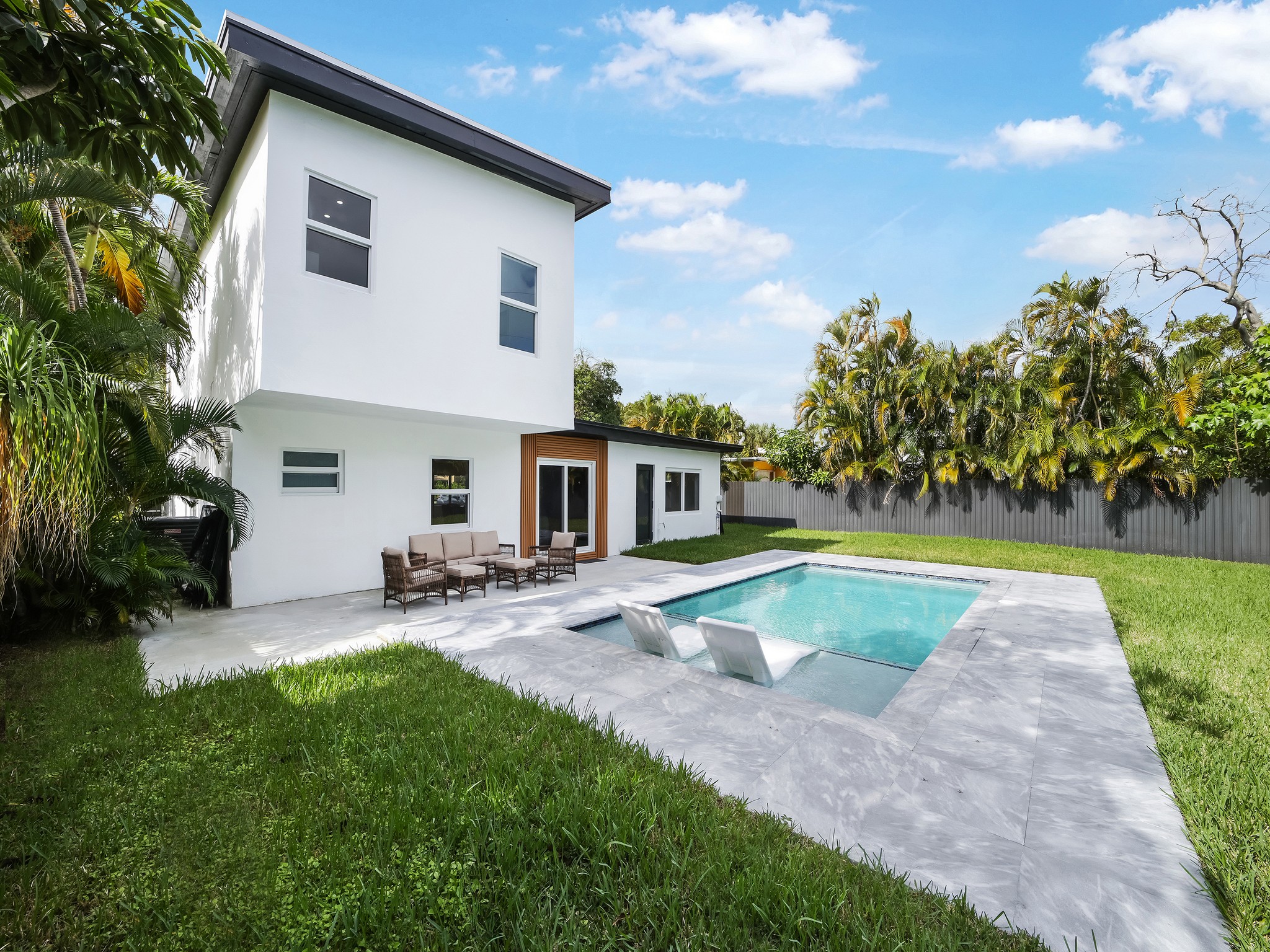3056 NE 14th Avenue Oakland Park FL 33334