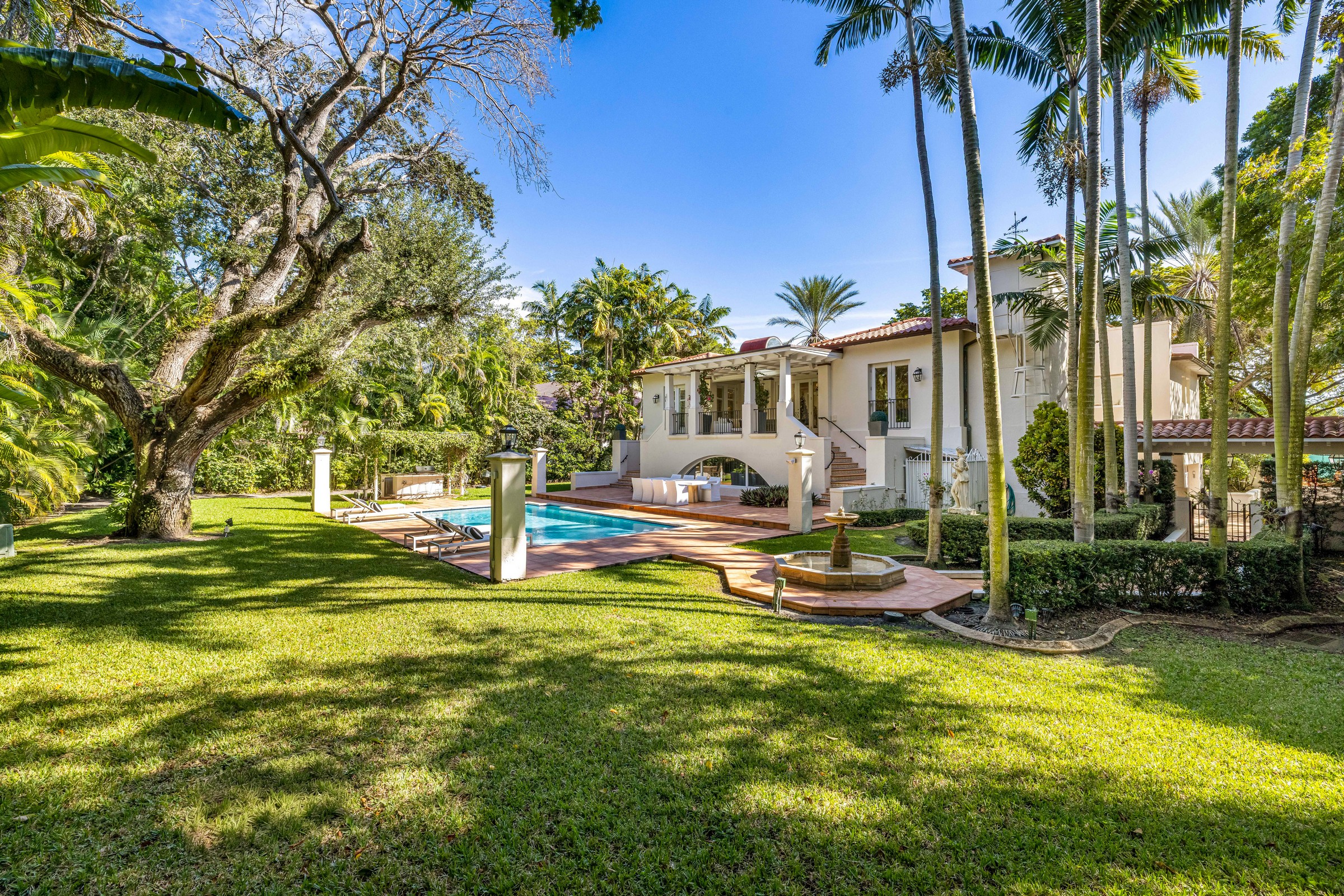 8000 Los Pinos Boulevard Coral Gables FL 33143