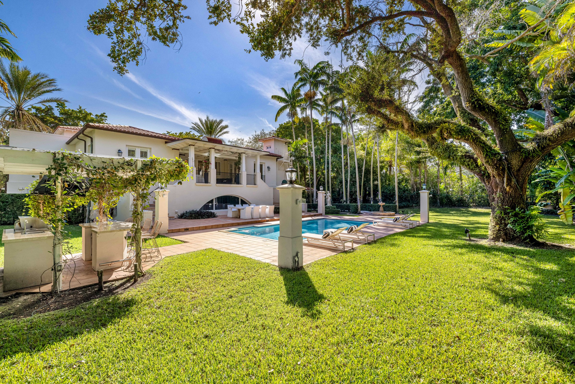 8000 Los Pinos Boulevard Coral Gables FL 33143