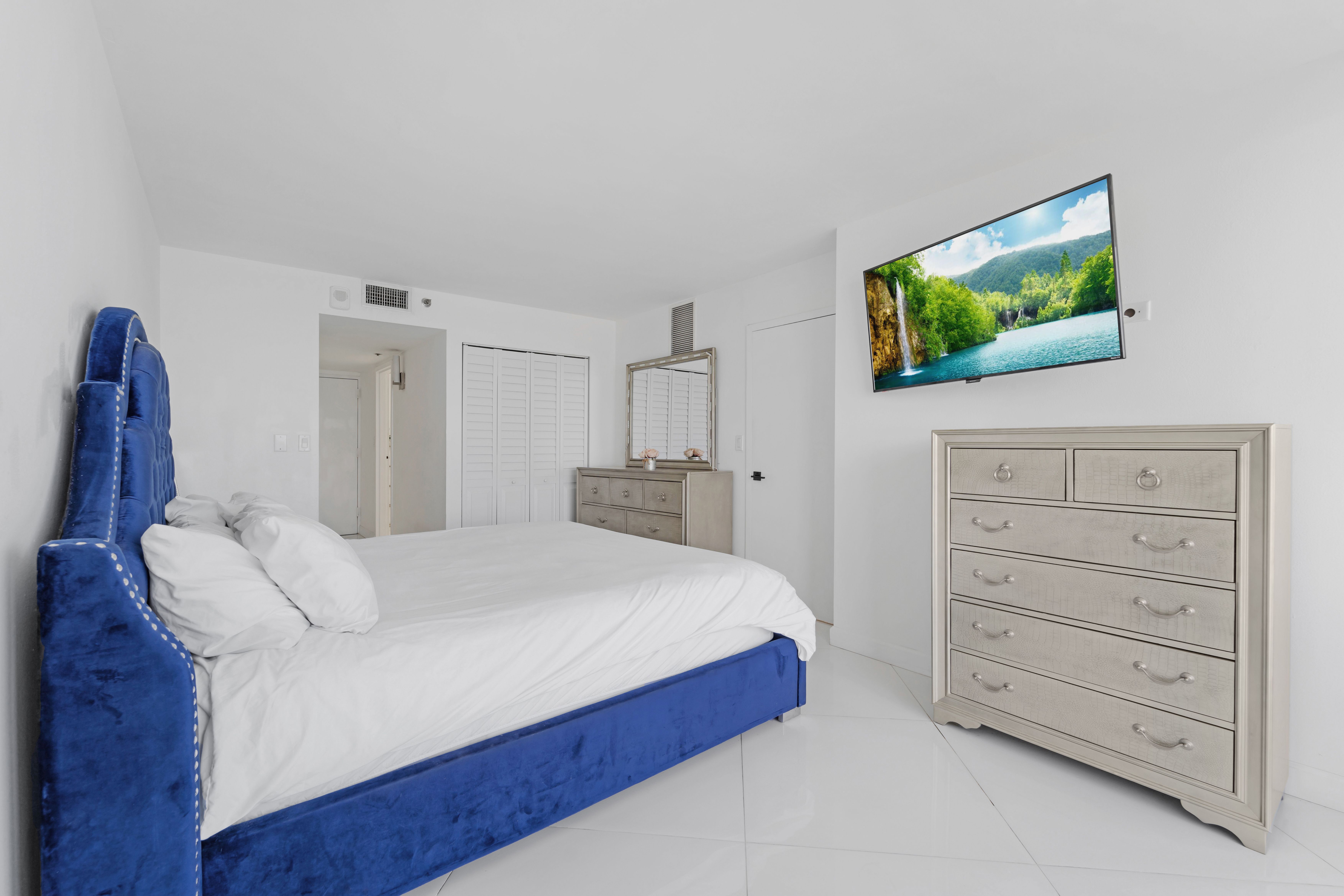 7601 E Treasure Drive North Bay Village FL 33141