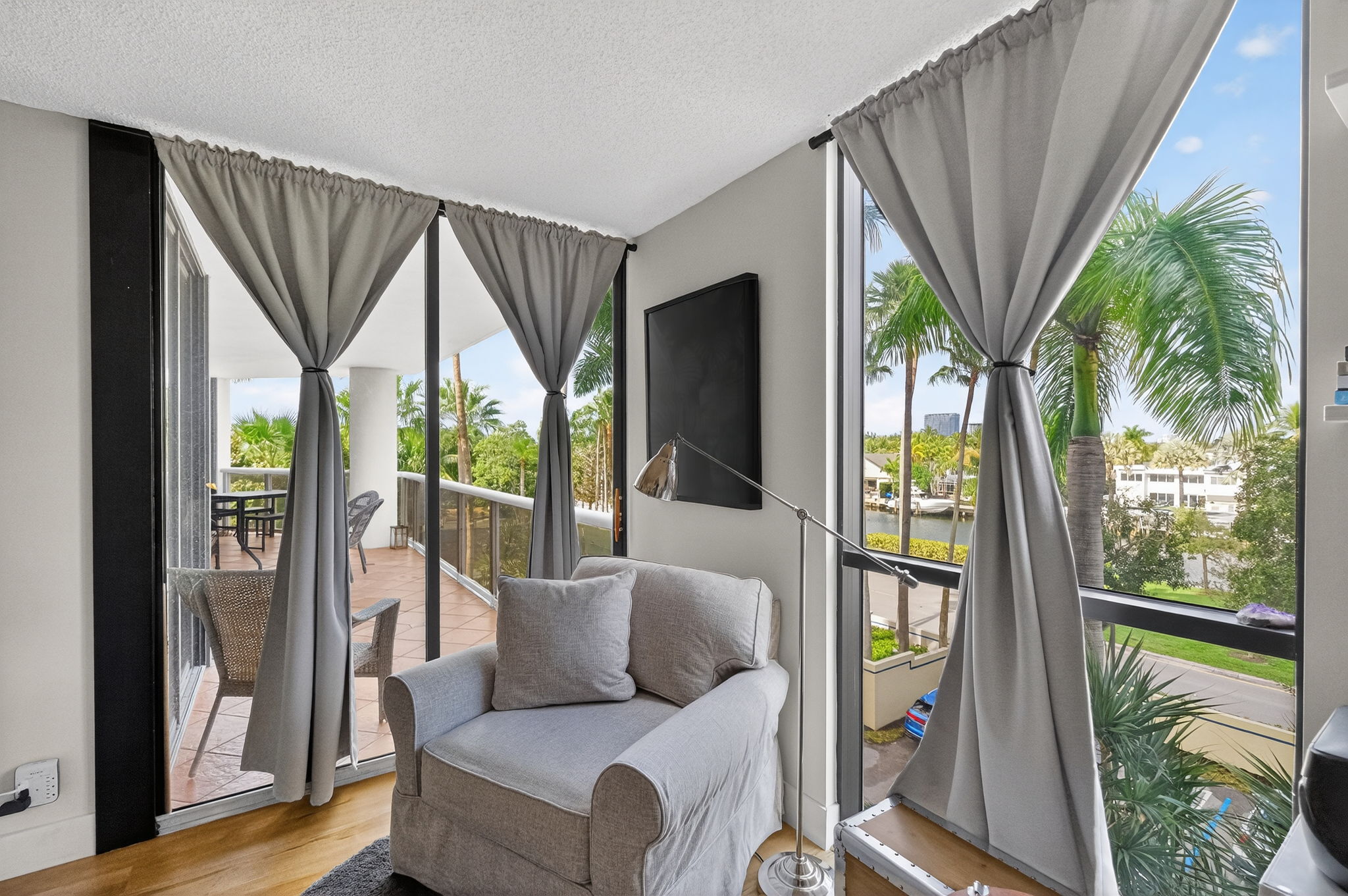 3598 Yacht Club Drive Aventura FL 33180