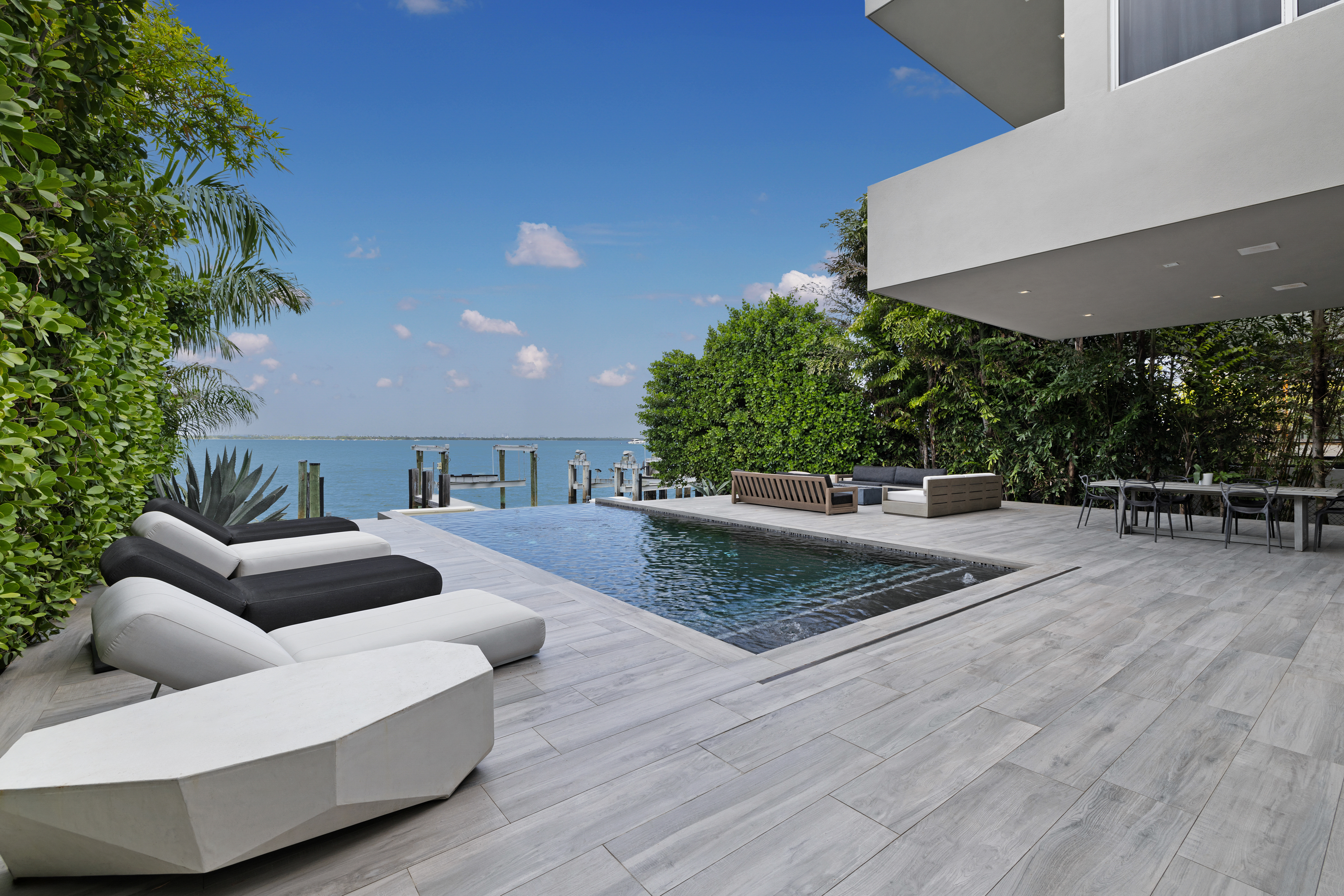 1379 N Venetian Way Miami FL 33139