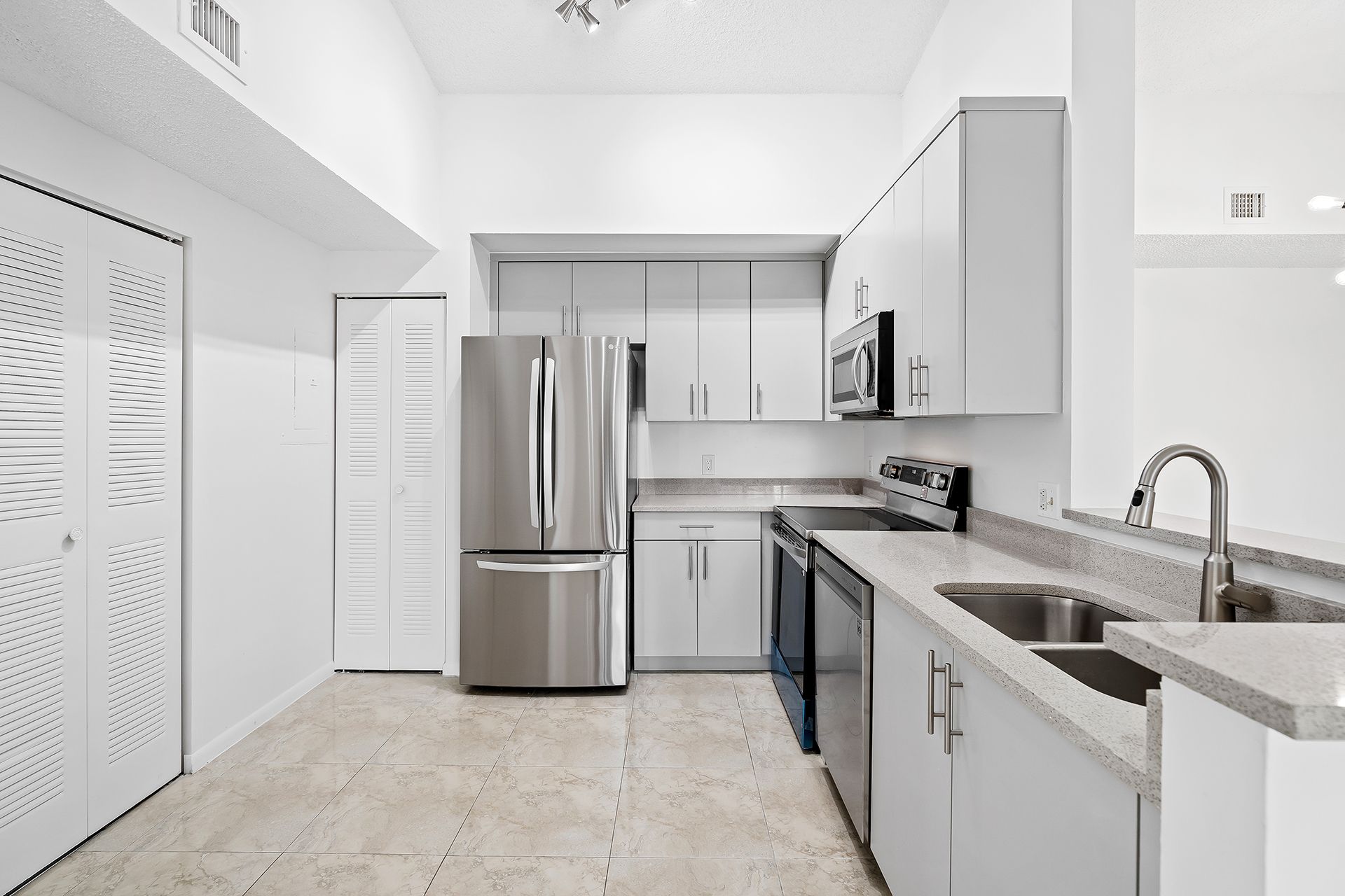 6992 SW 39th Street Davie FL 33314
