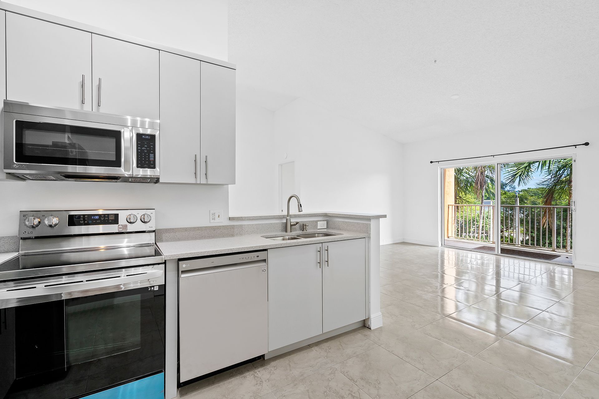 6992 SW 39th Street Davie FL 33314