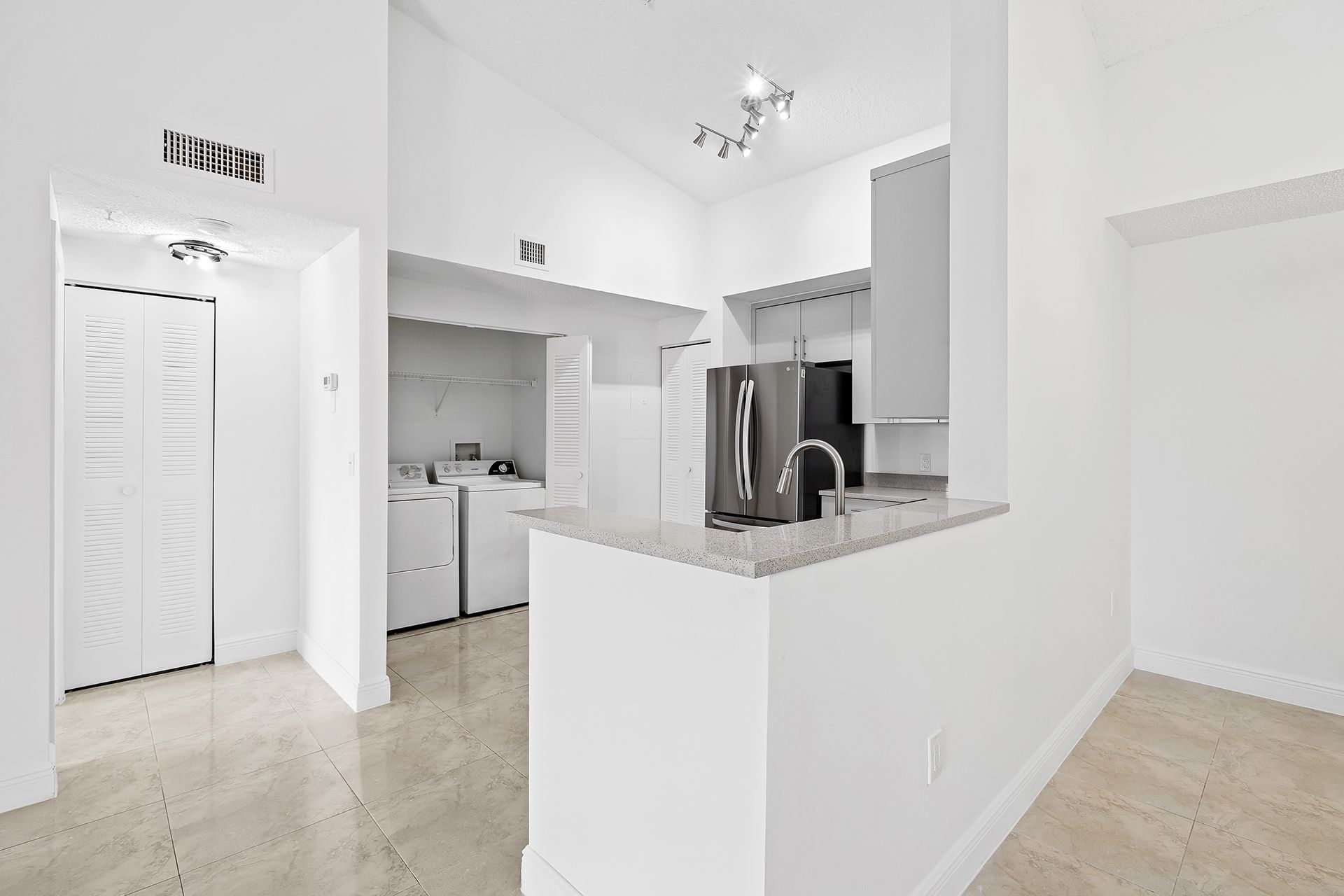 6992 SW 39th Street Davie FL 33314