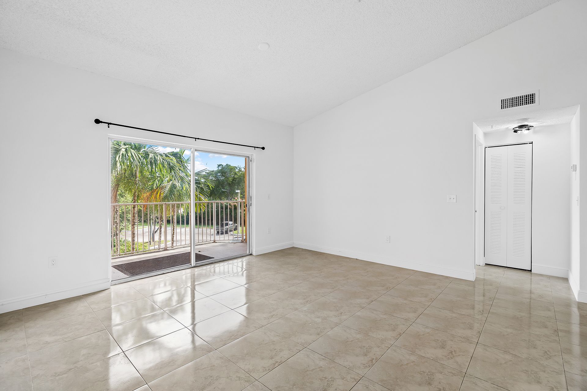 6992 SW 39th Street Davie FL 33314