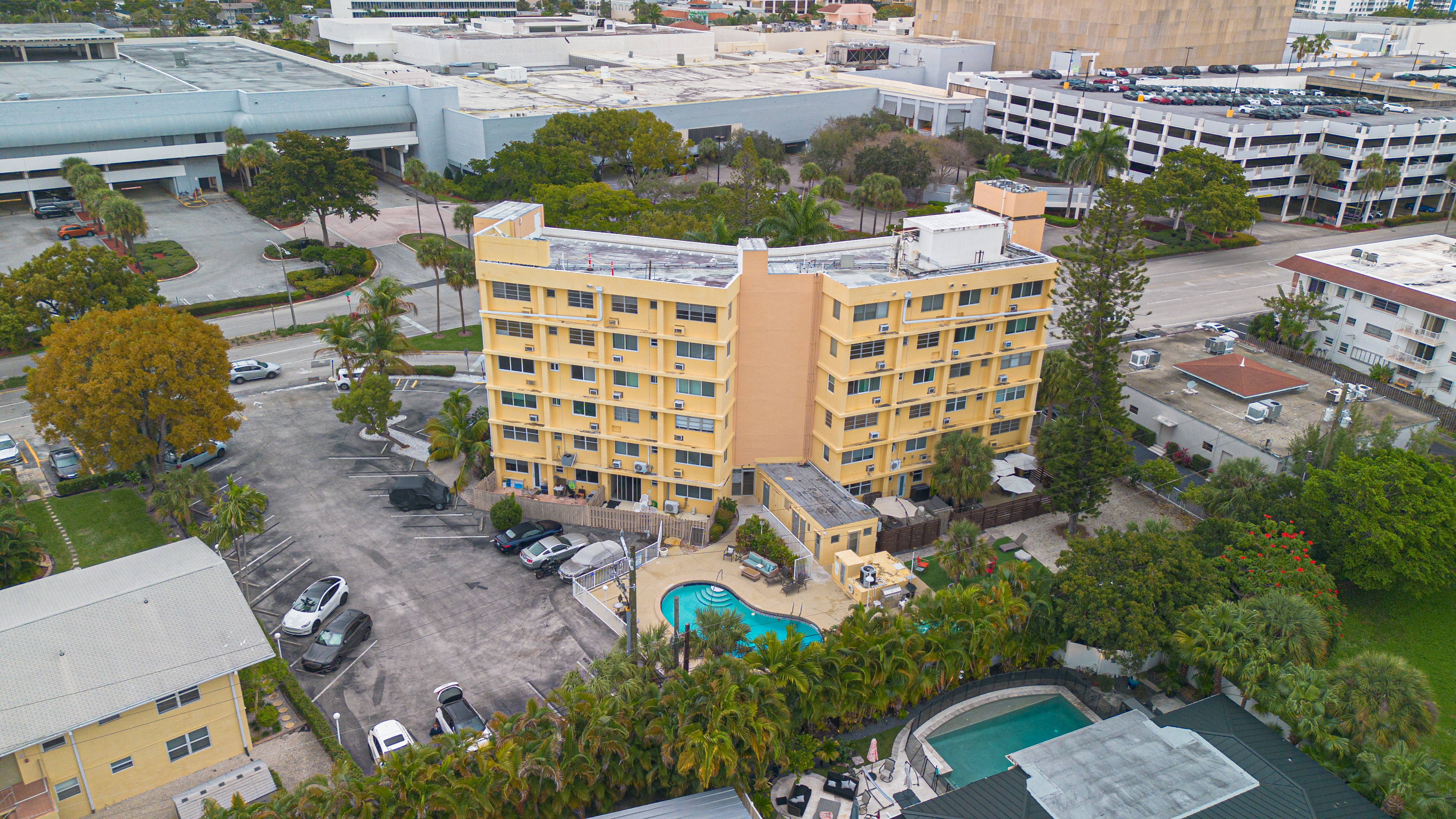 2400 NE 9th Street Fort Lauderdale FL 33304