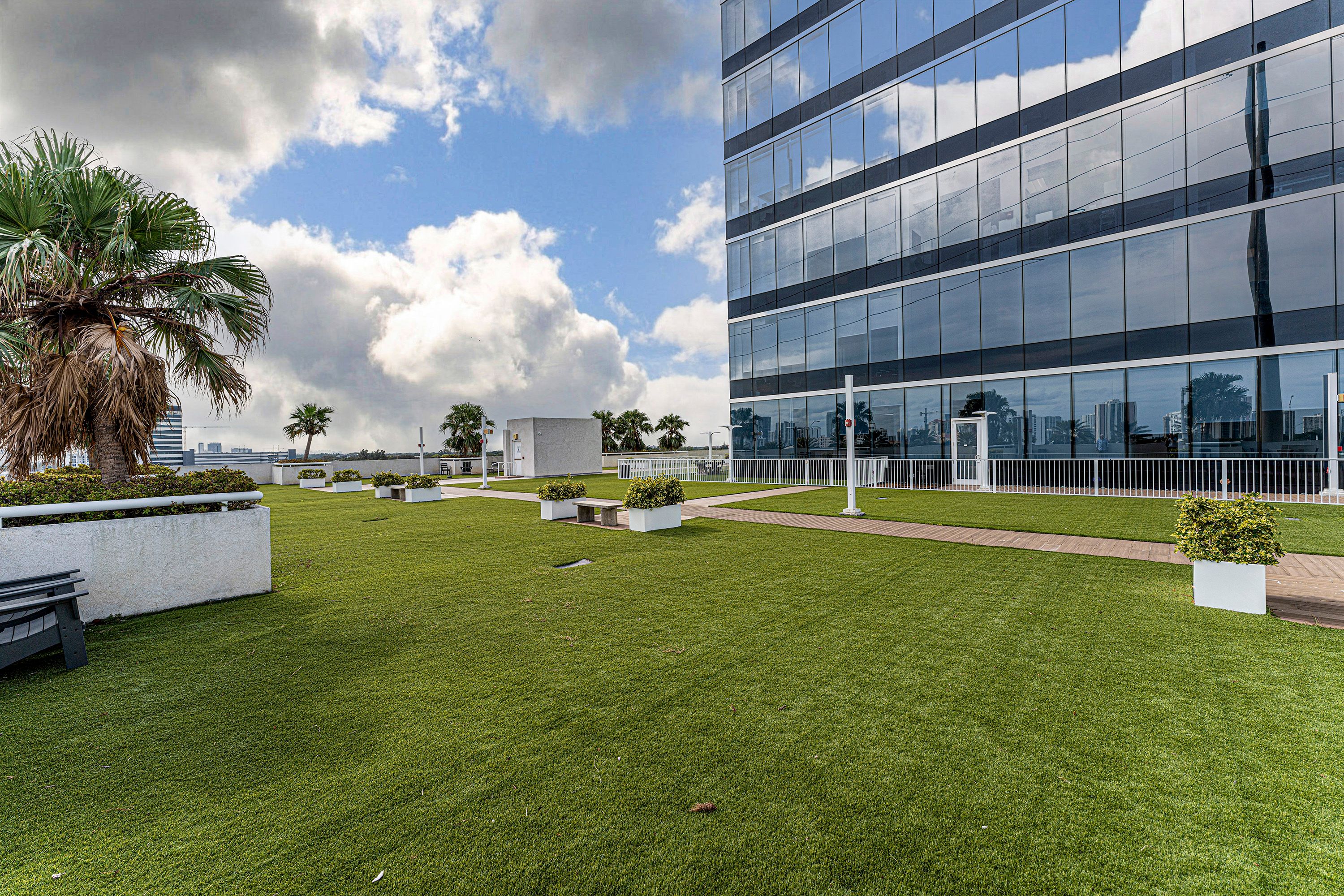 20200 W Dixie Highway Miami FL 33180