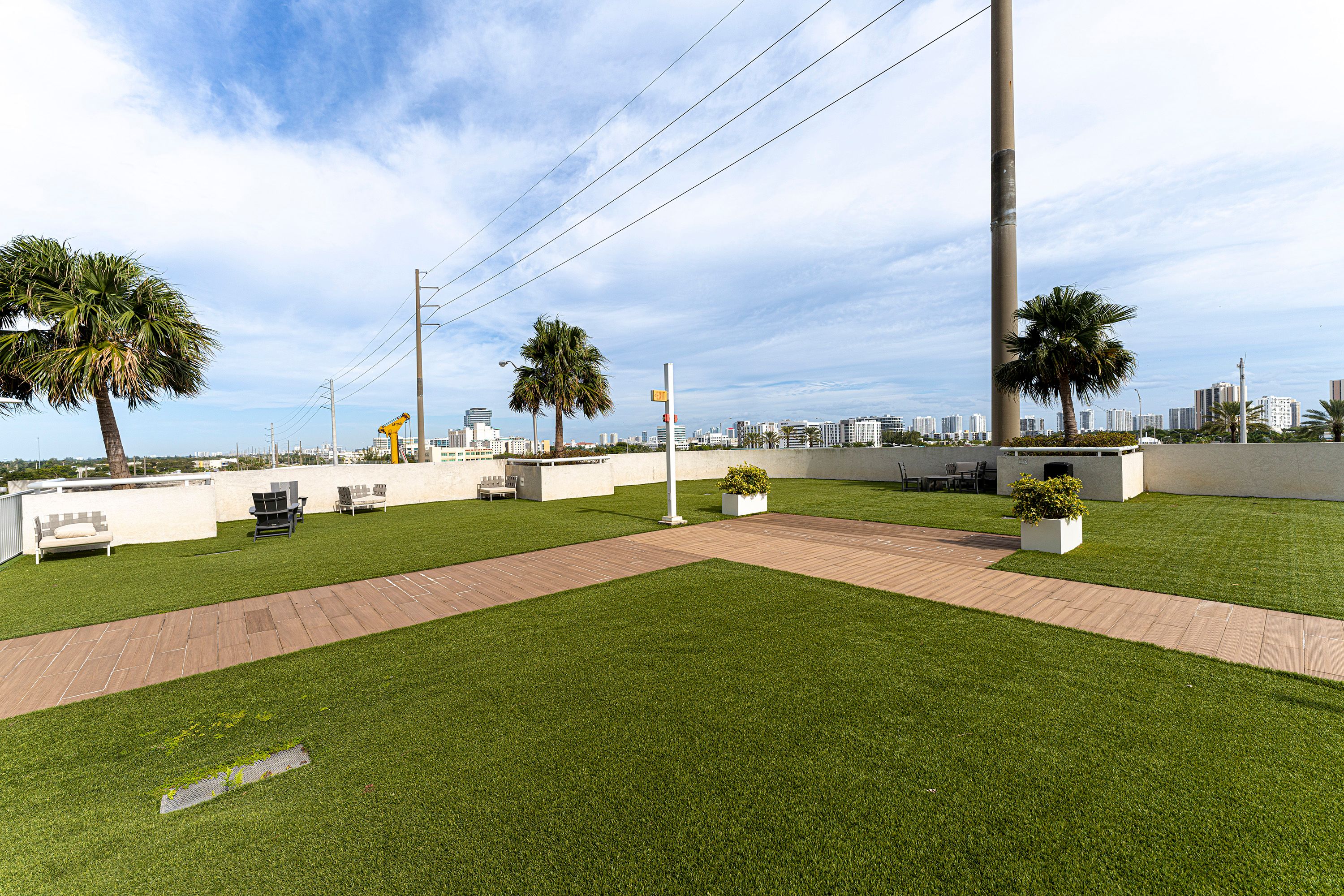 20200 W Dixie Highway Miami FL 33180