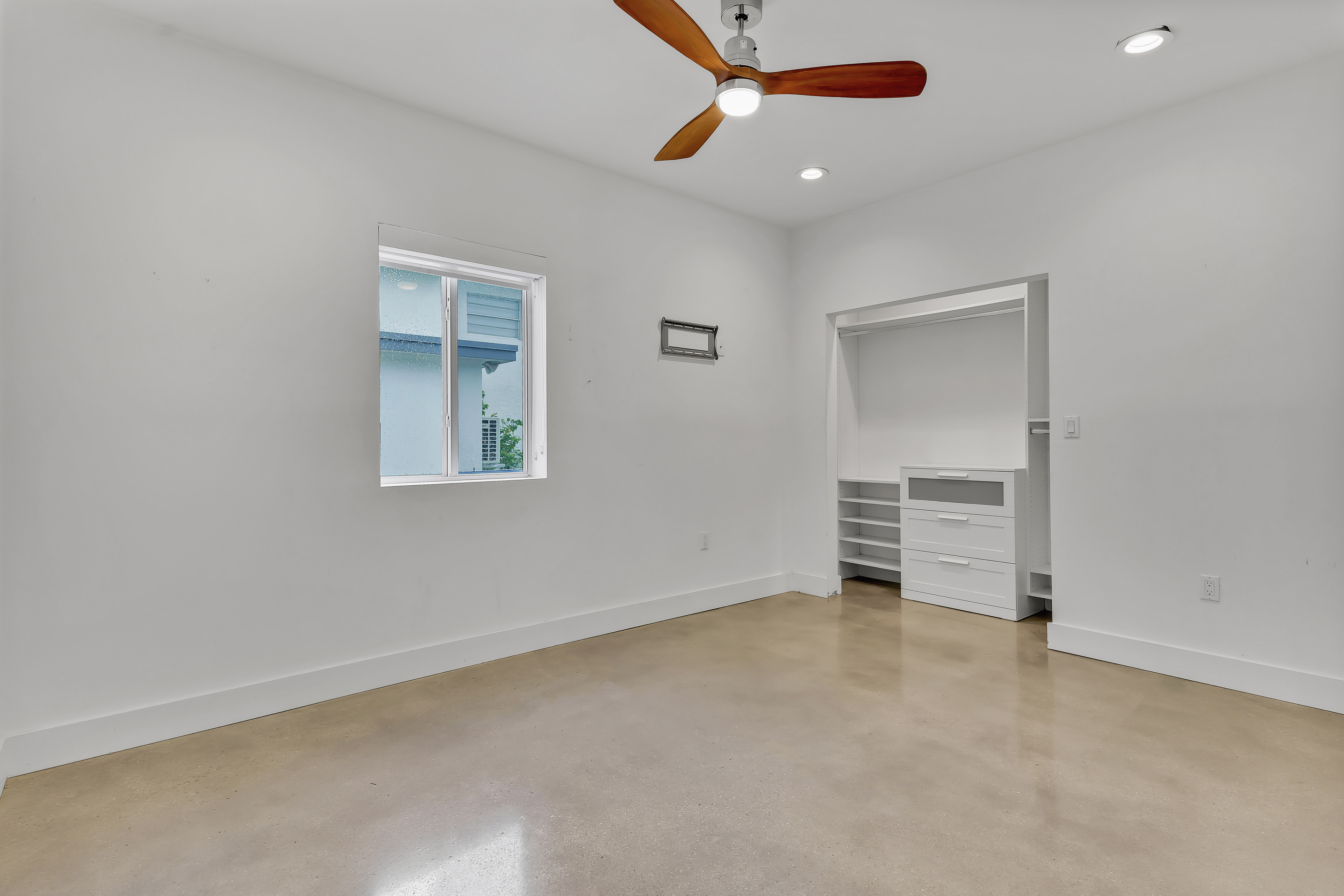 2247 NW 2nd Street Miami FL 33125