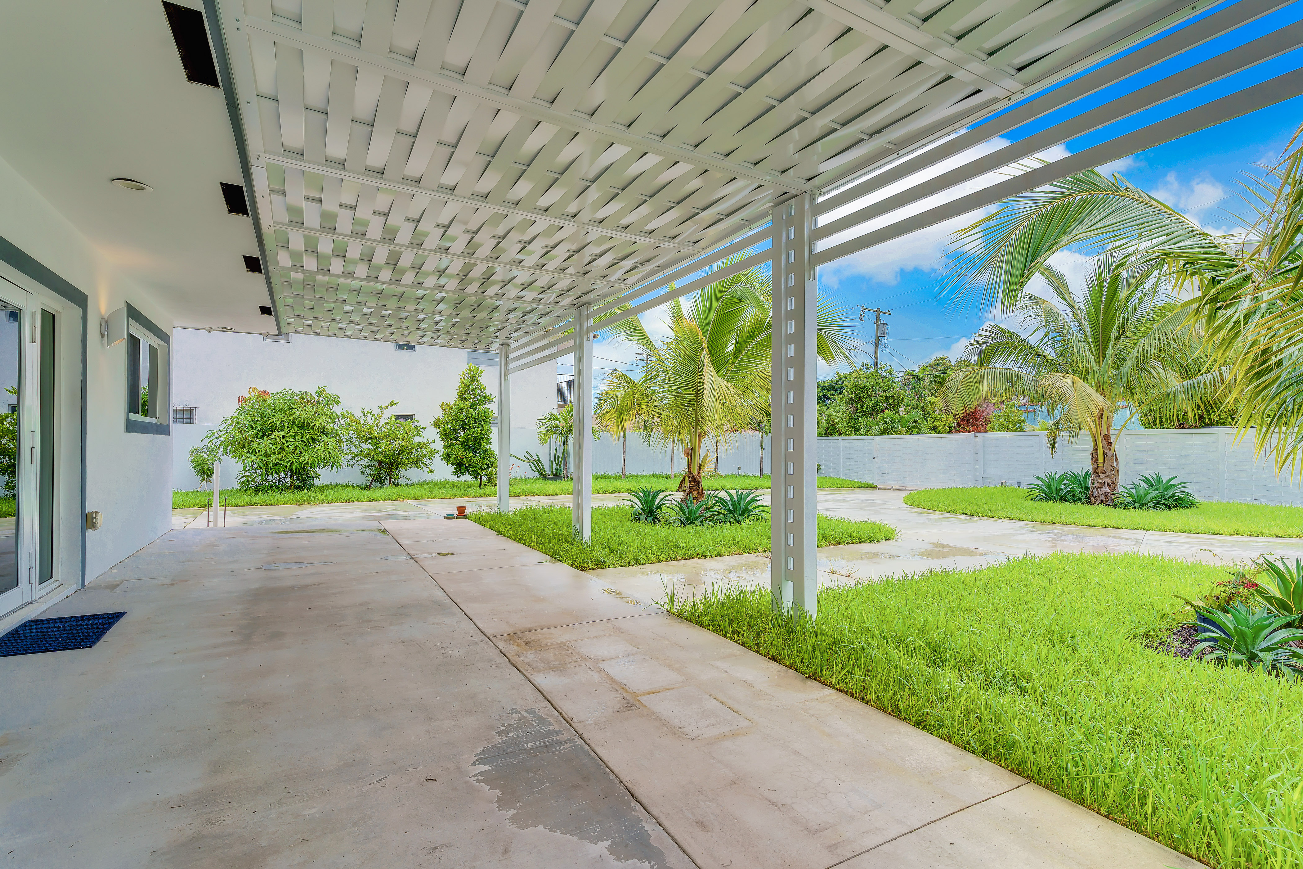 2247 NW 2nd Street Miami FL 33125