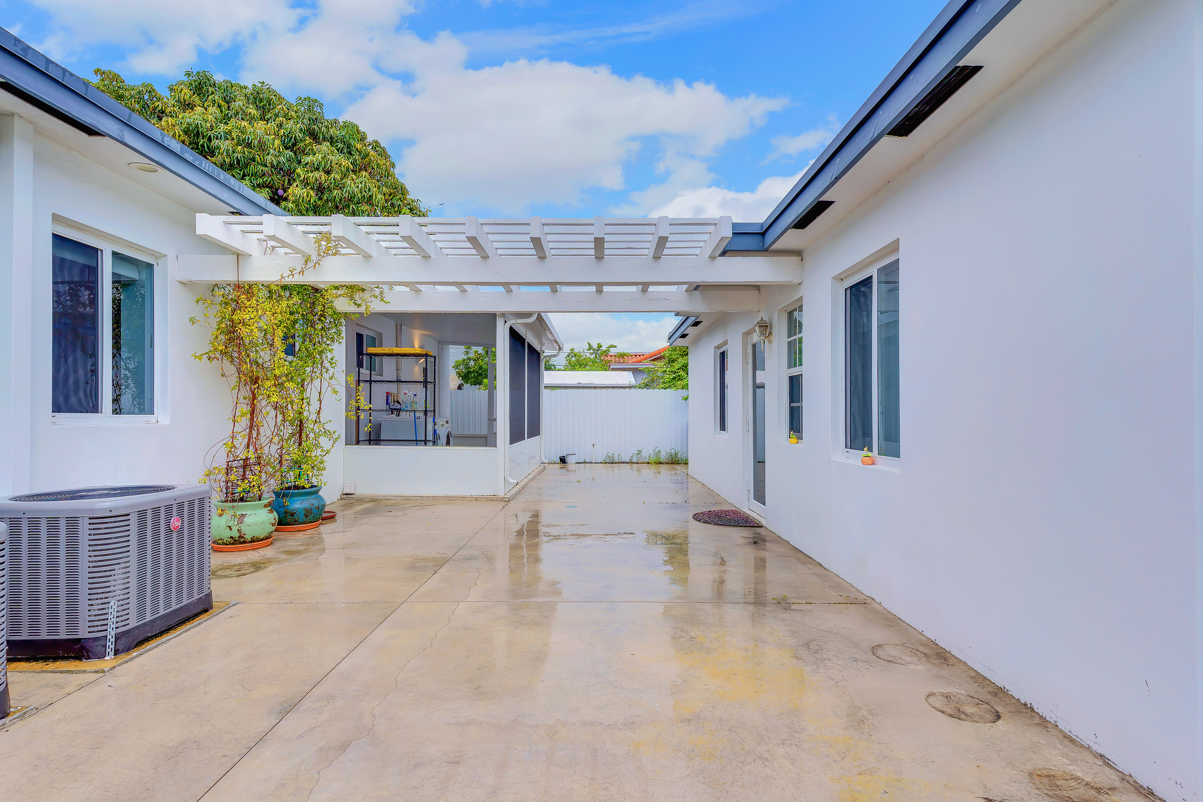 2247 NW 2nd Street Miami FL 33125