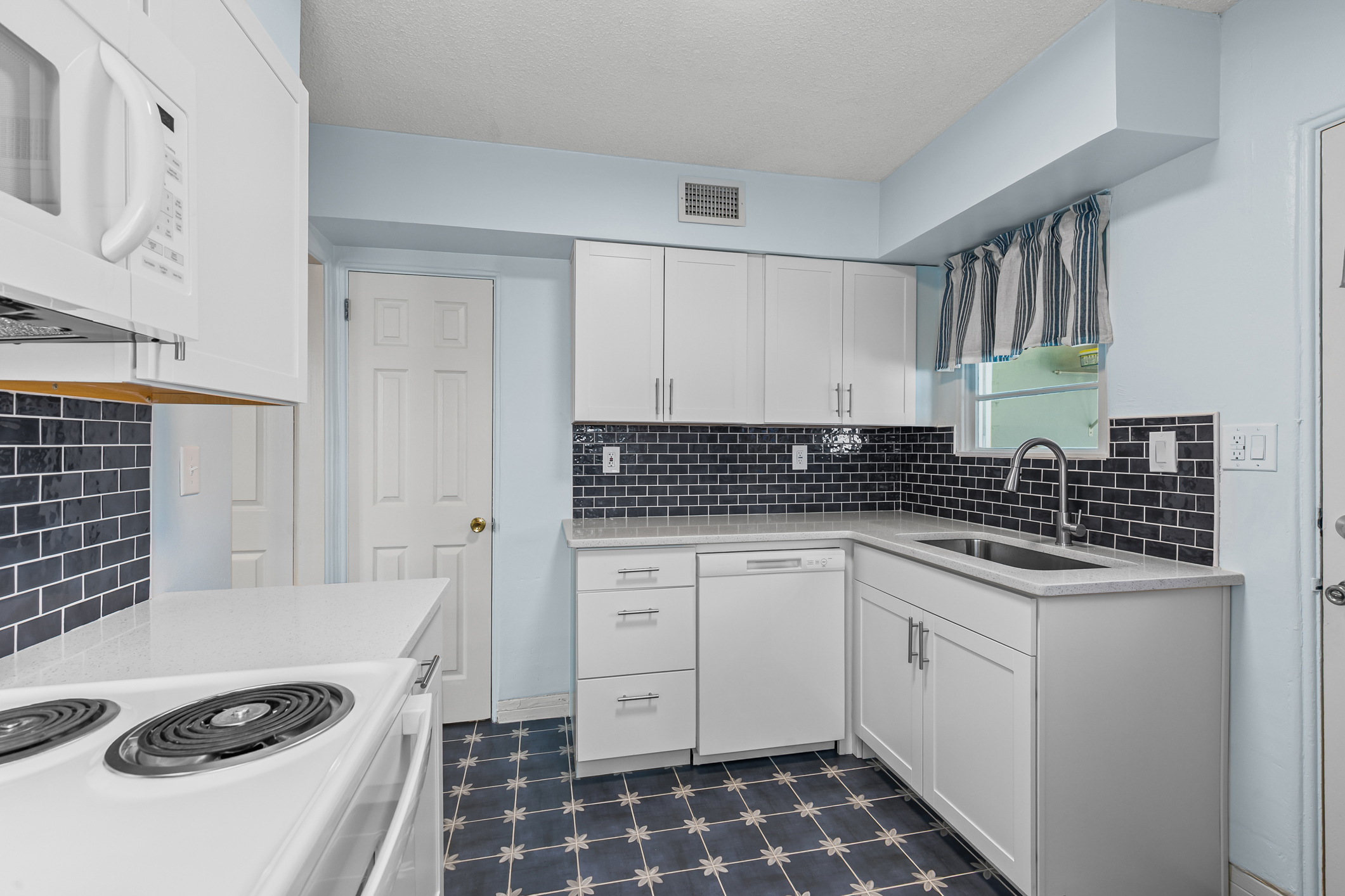 517 Revilo Boulevard Daytona Beach FL 32118