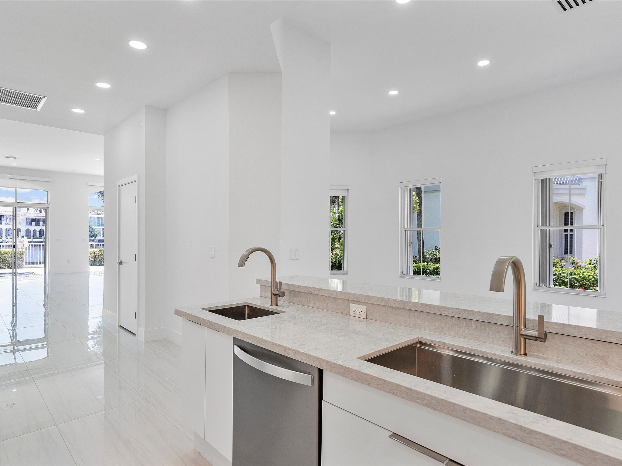 21301 NE 38th Avenue Aventura FL 33180