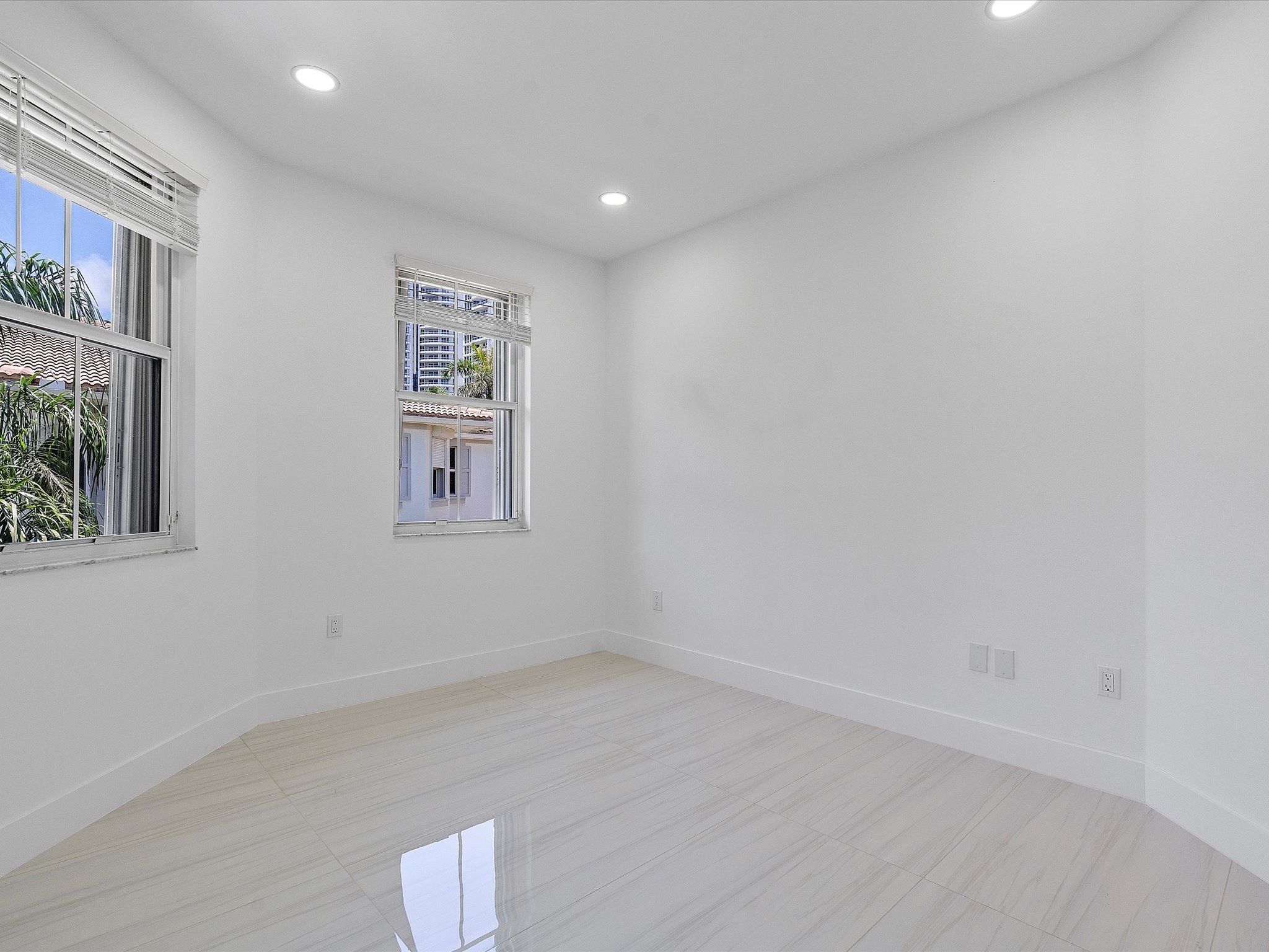 21301 NE 38th Avenue Aventura FL 33180