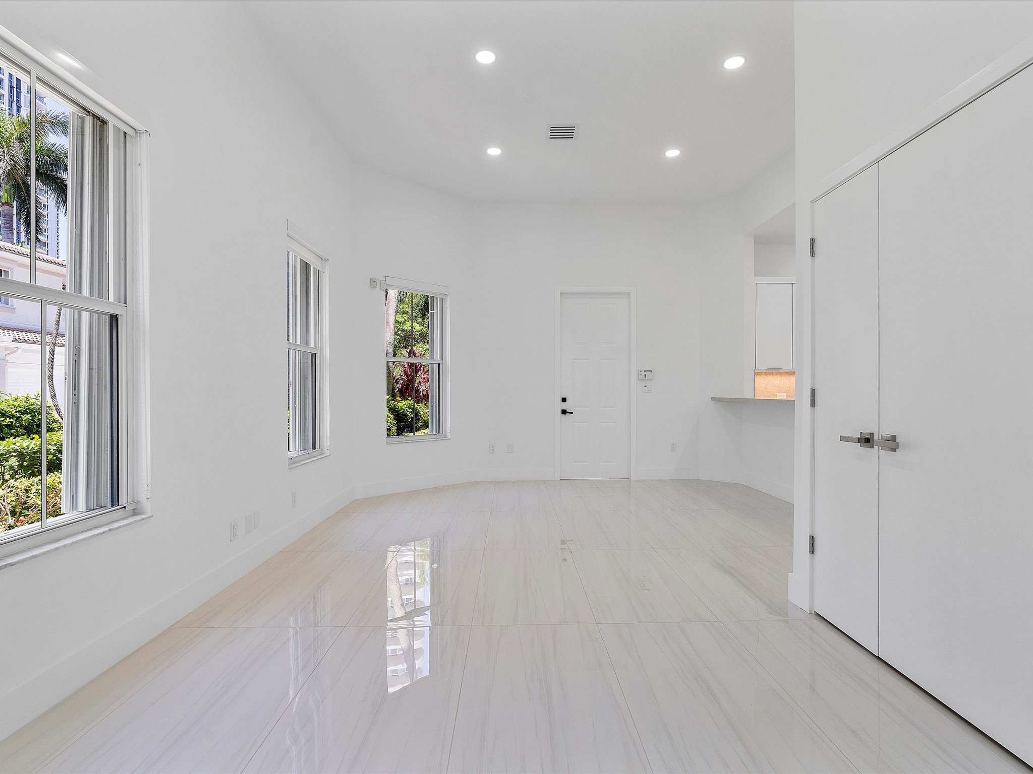 21301 NE 38th Avenue Aventura FL 33180