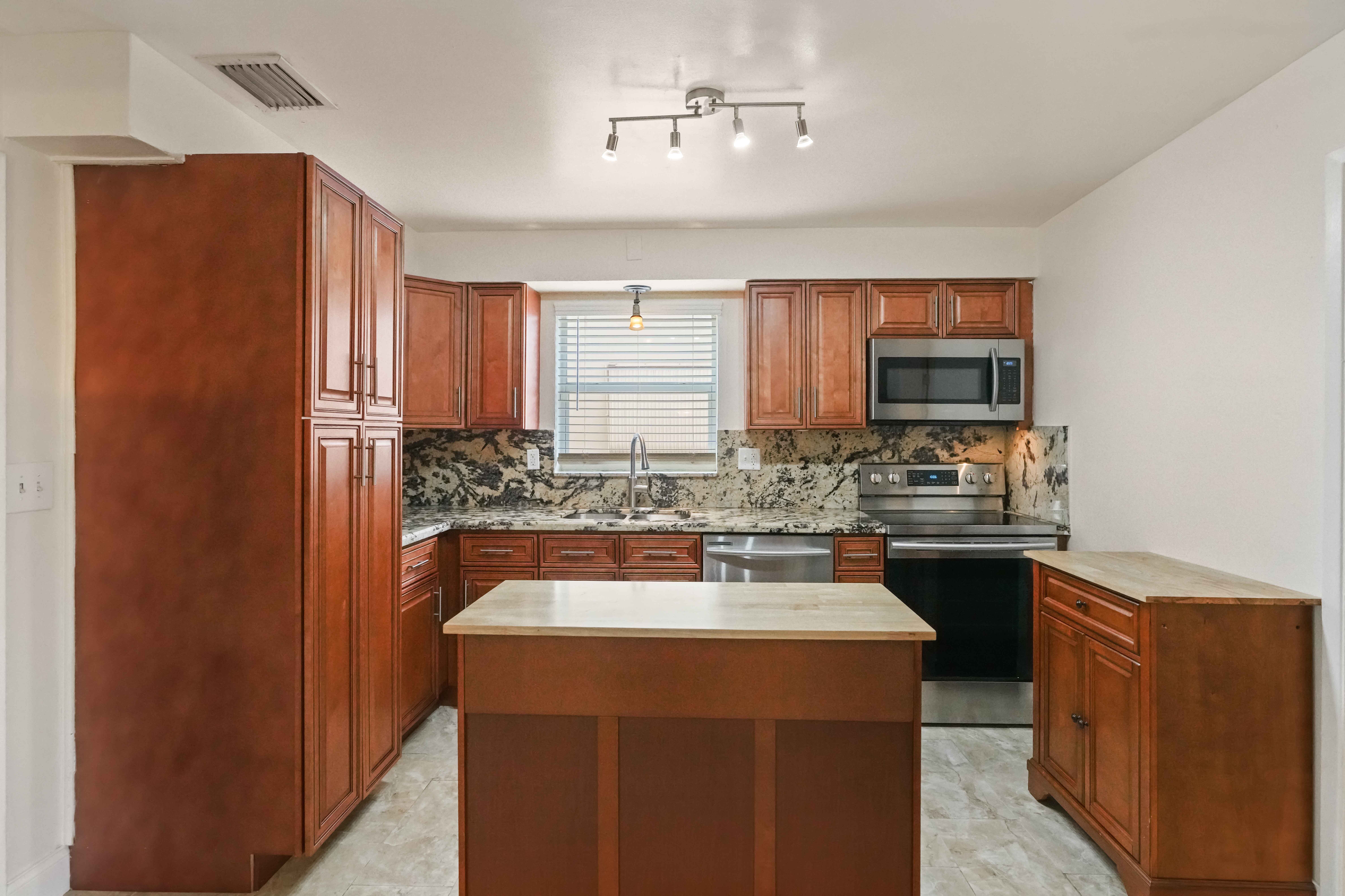 51 NE 49th Street Fort Lauderdale FL 33334