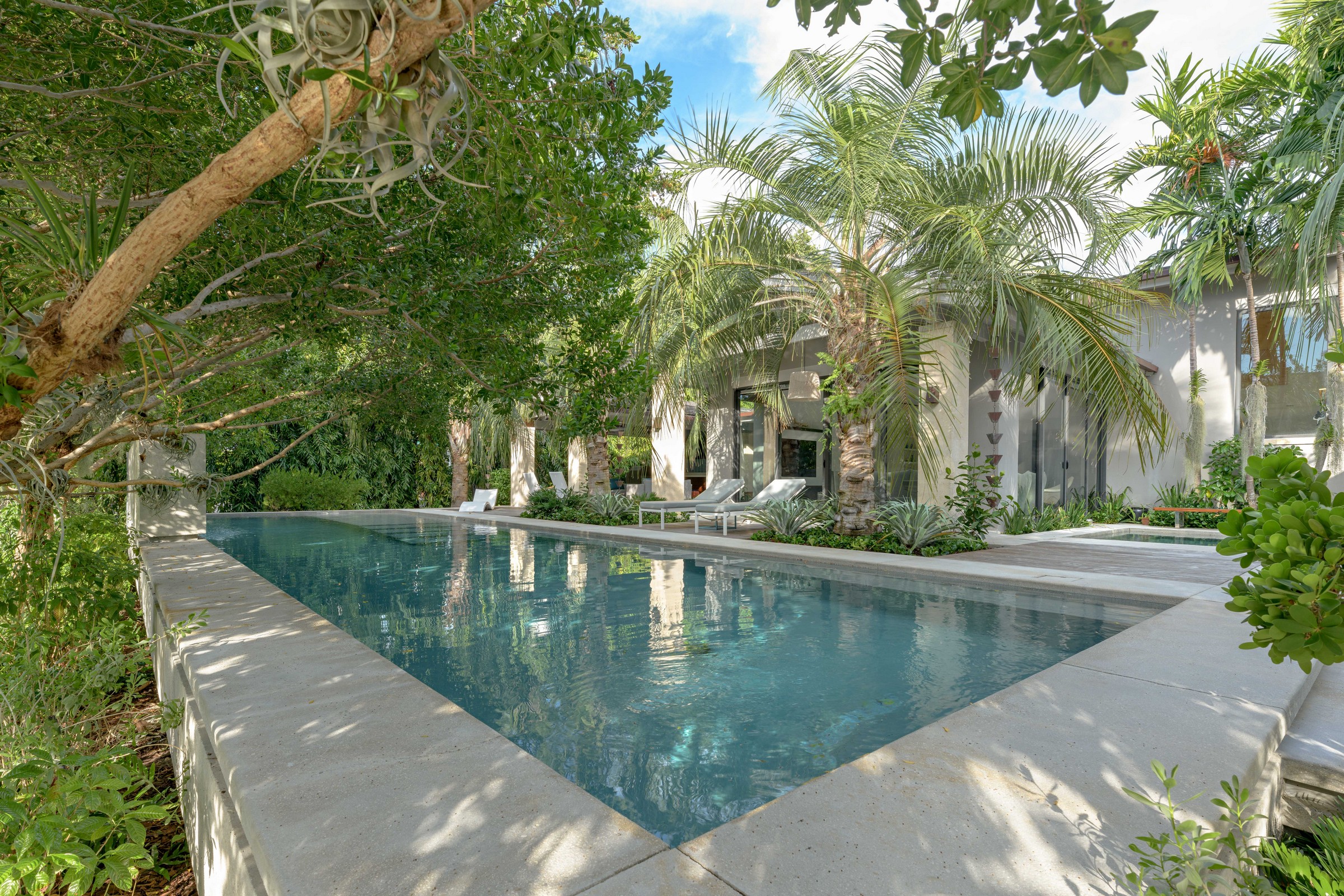 6840 Sunrise Place Coral Gables FL 33133