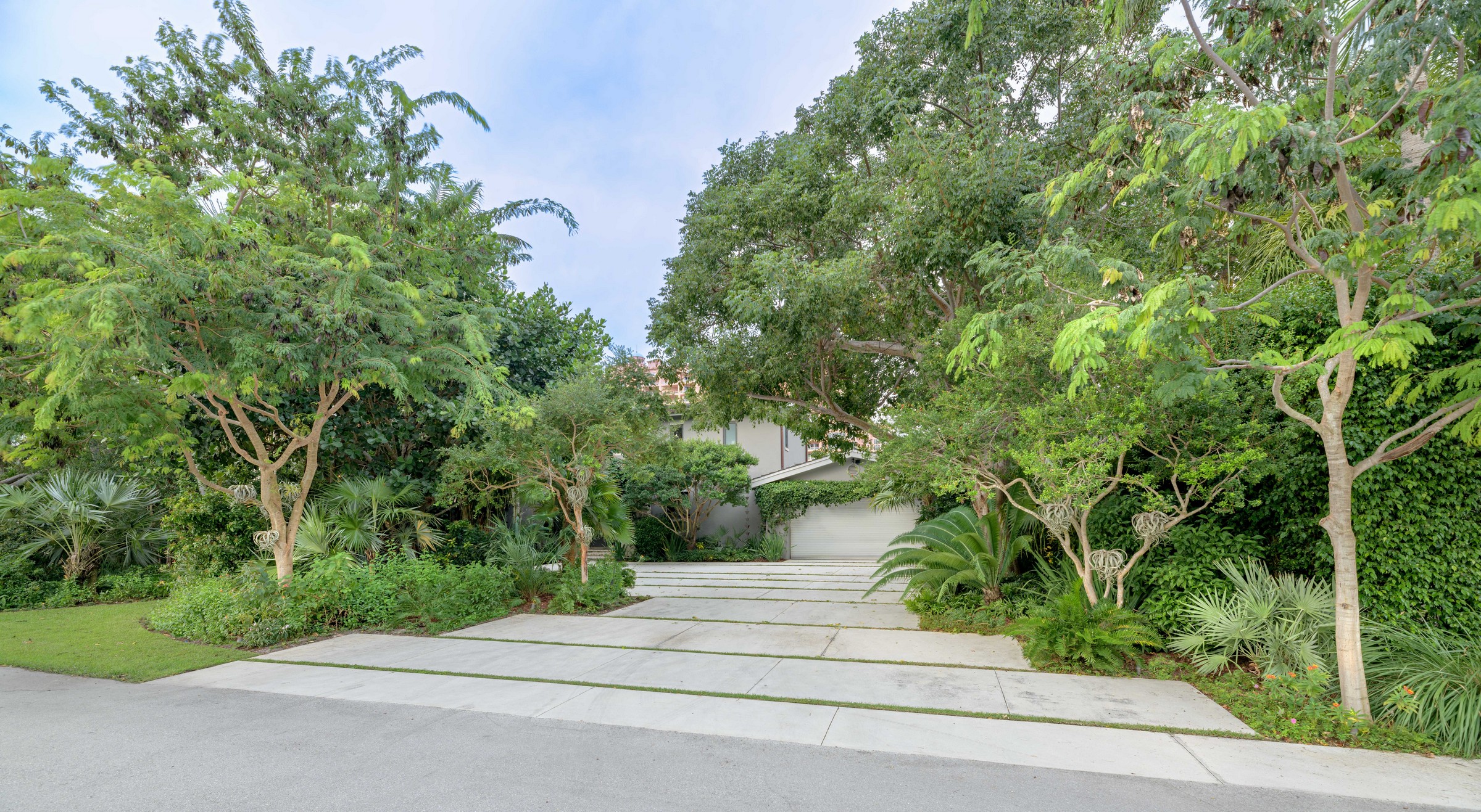 6840 Sunrise Place Coral Gables FL 33133