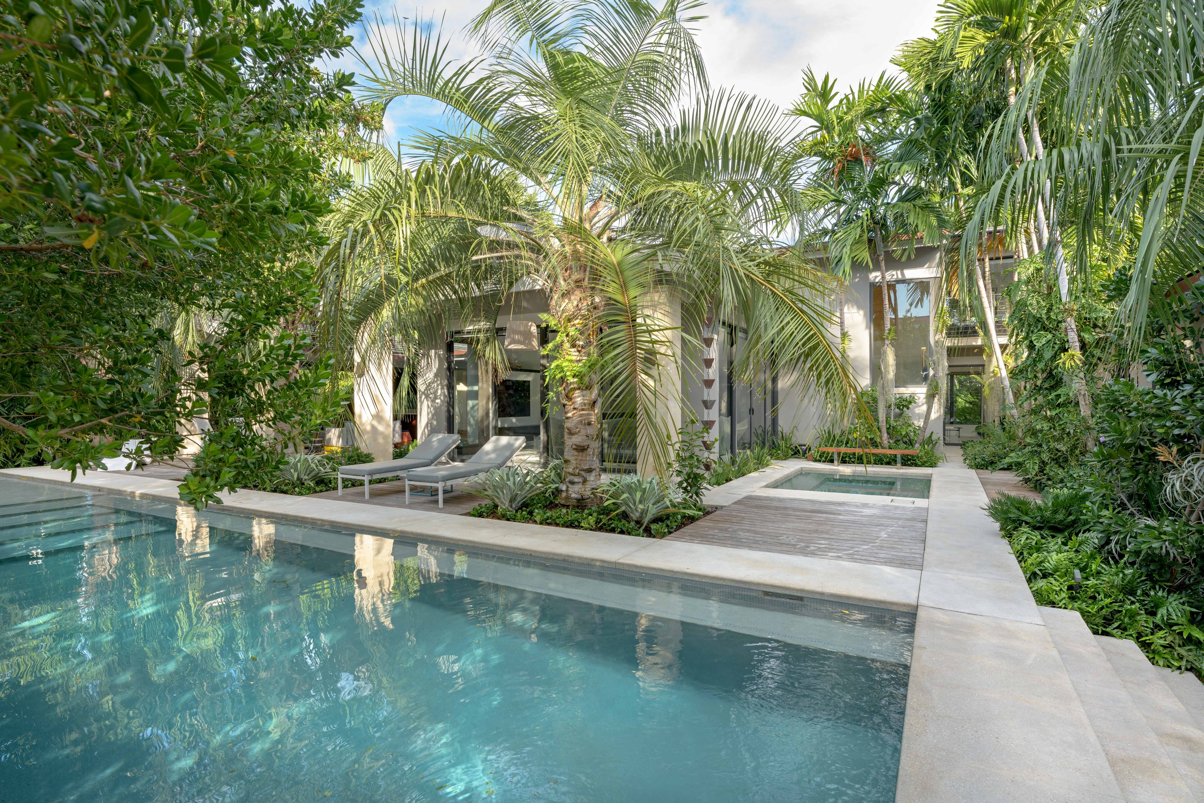 6840 Sunrise Place Coral Gables FL 33133