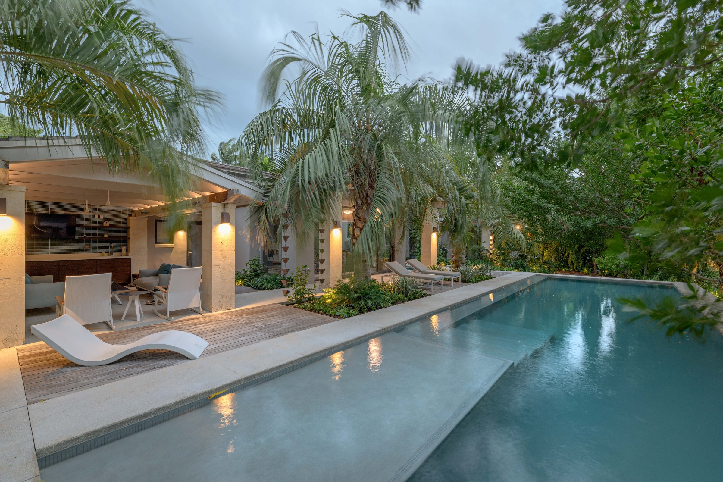 6840 Sunrise Place Coral Gables FL 33133