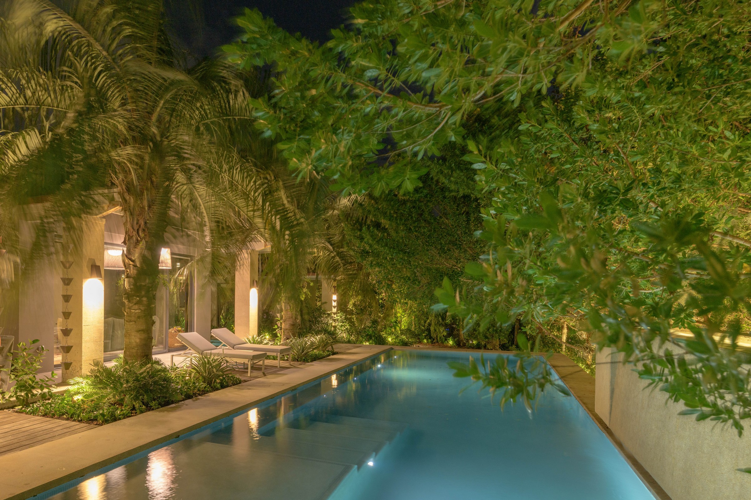 6840 Sunrise Place Coral Gables FL 33133