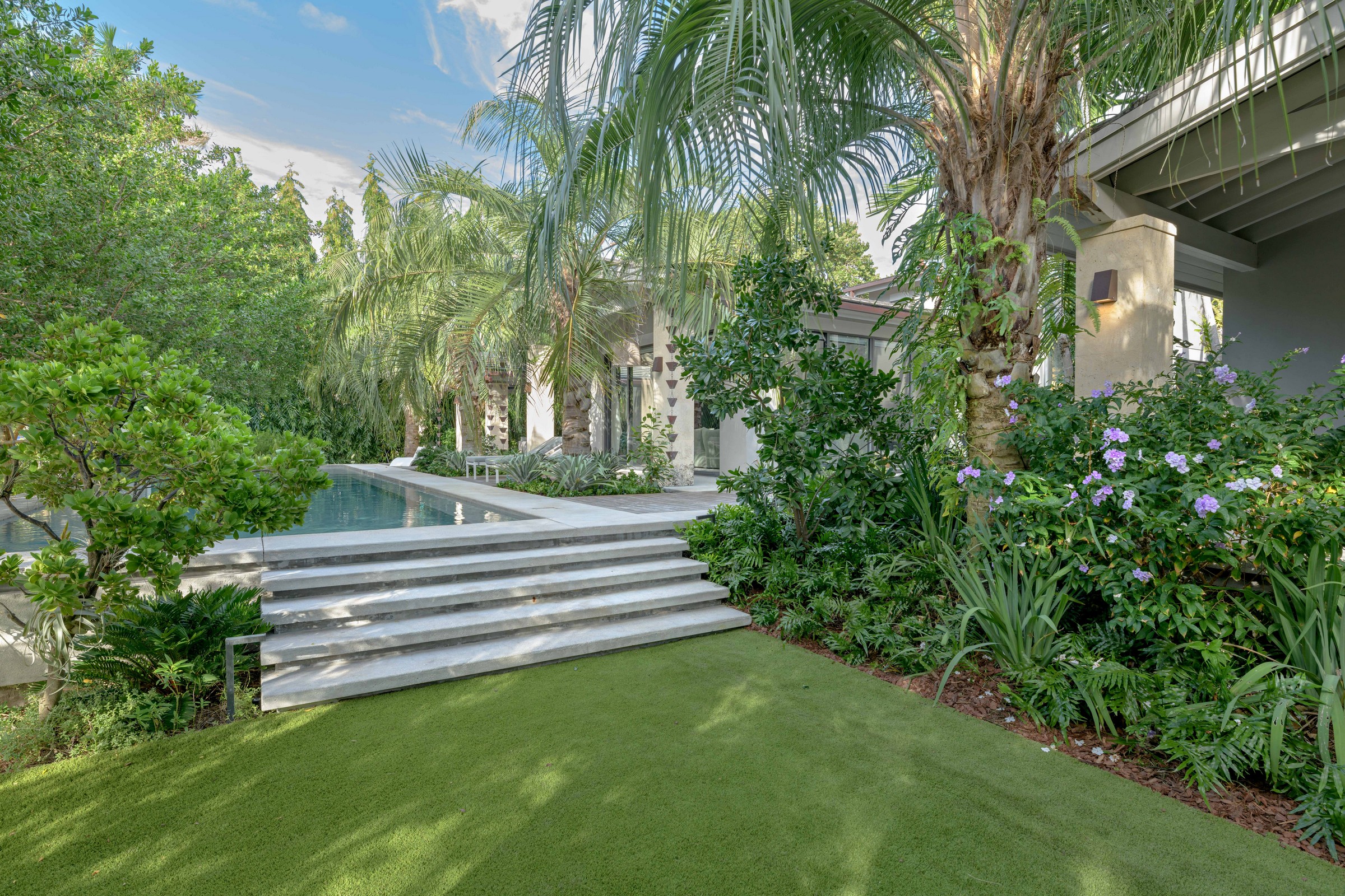 6840 Sunrise Place Coral Gables FL 33133