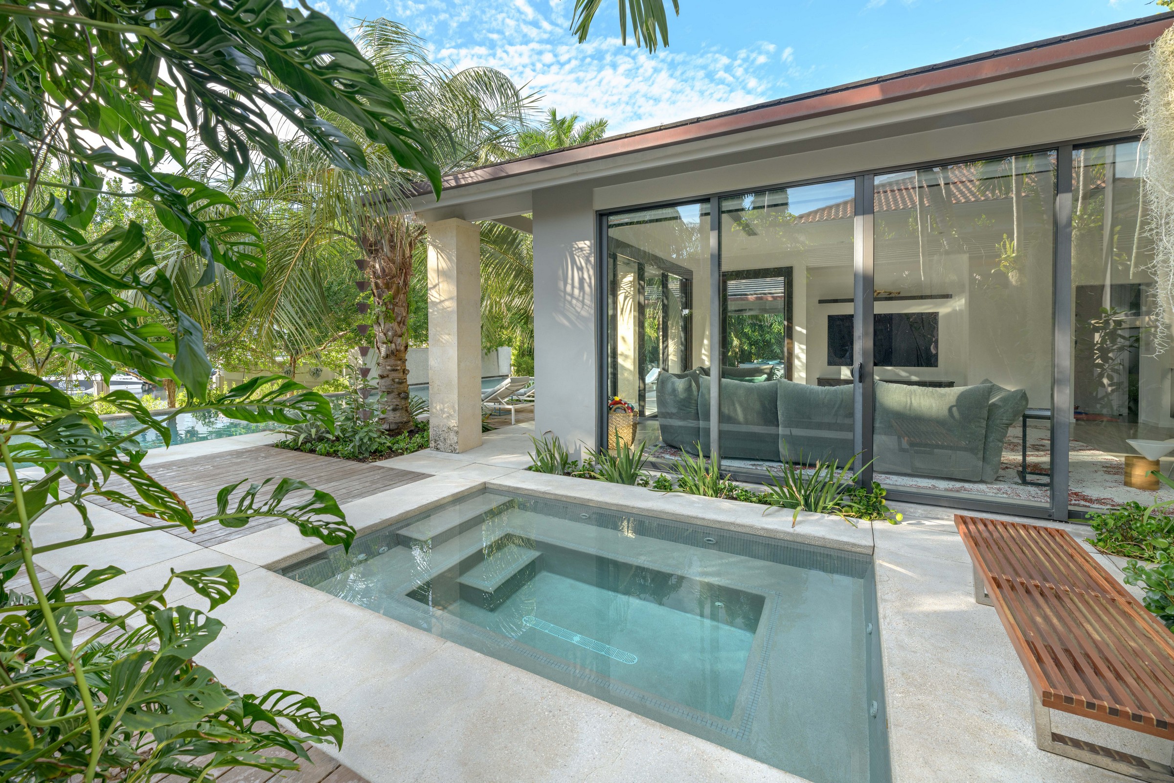 6840 Sunrise Place Coral Gables FL 33133