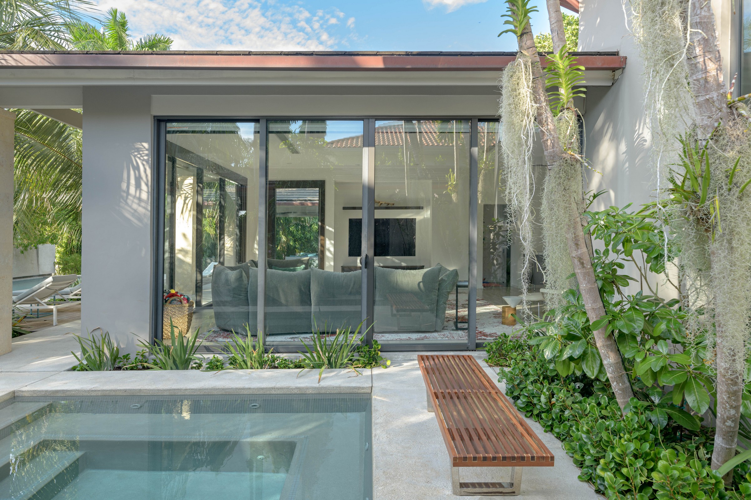6840 Sunrise Place Coral Gables FL 33133