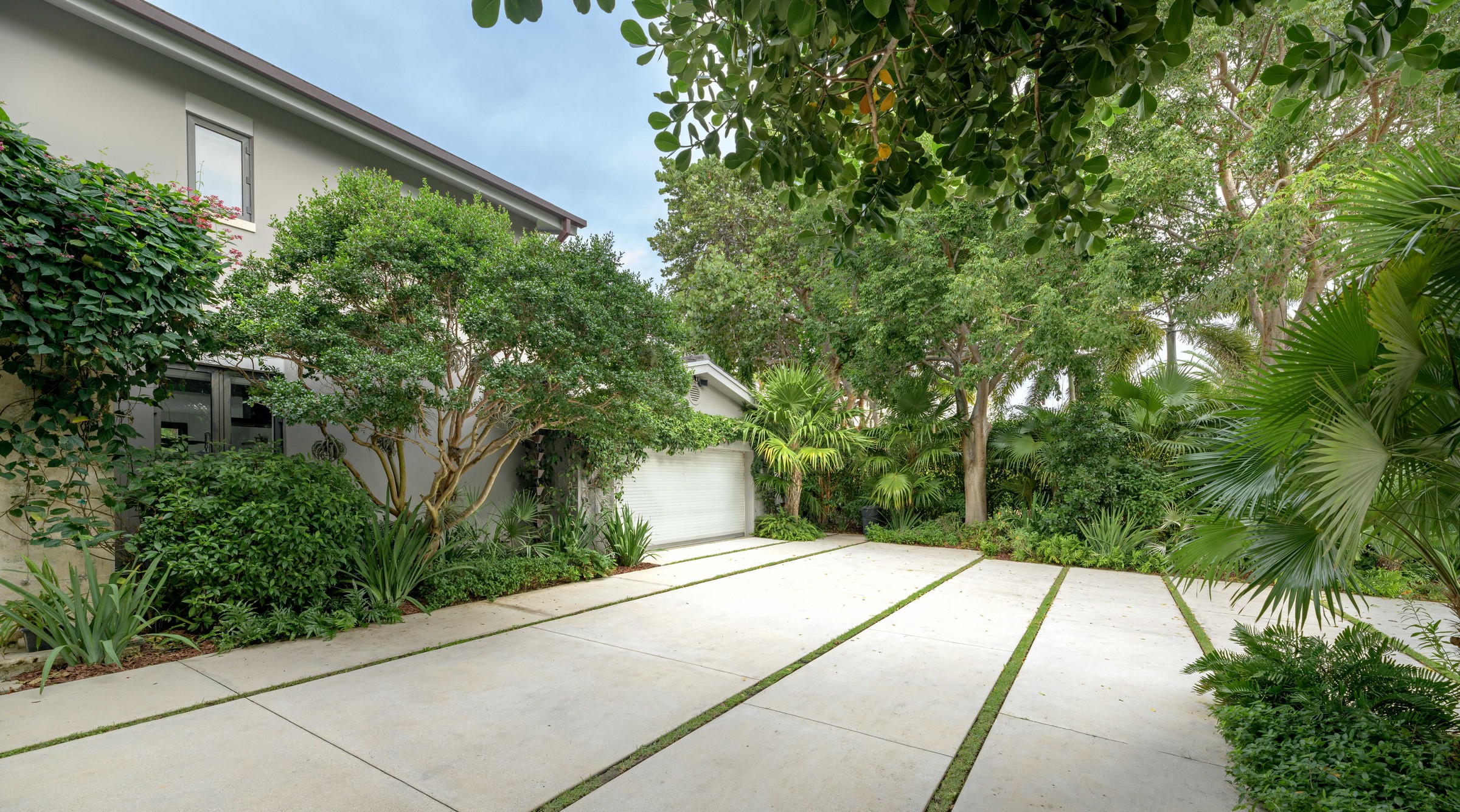 6840 Sunrise Place Coral Gables FL 33133