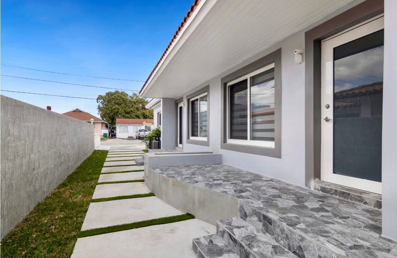 2722 SW 5th Street Miami FL 33135