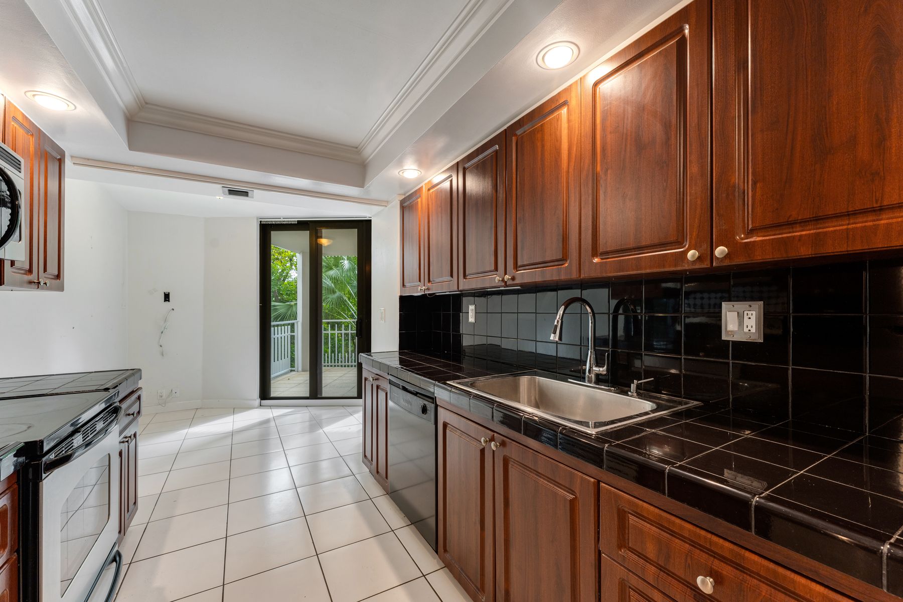 2000 Towerside Terrace Miami FL 33138