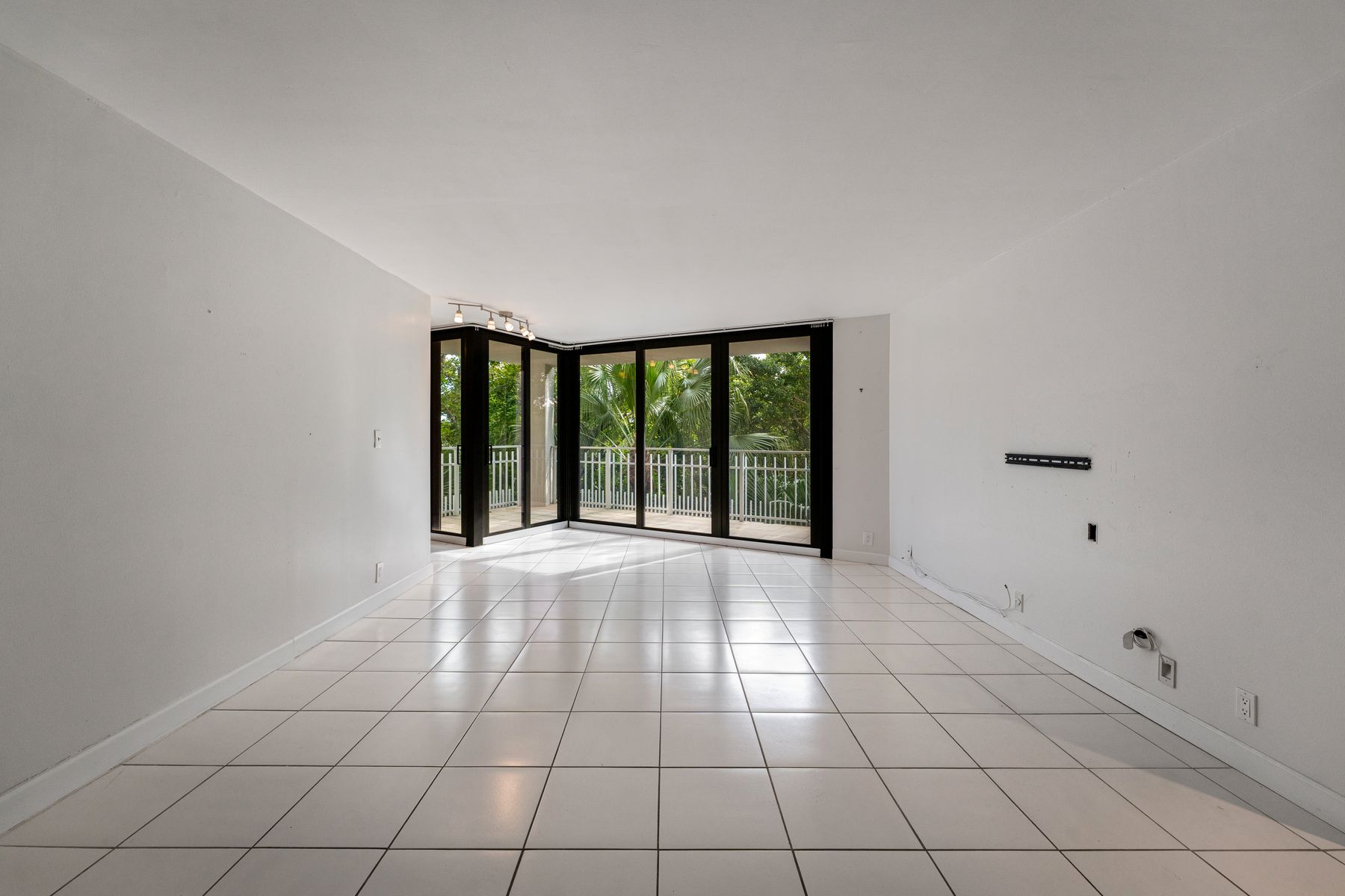 2000 Towerside Terrace Miami FL 33138