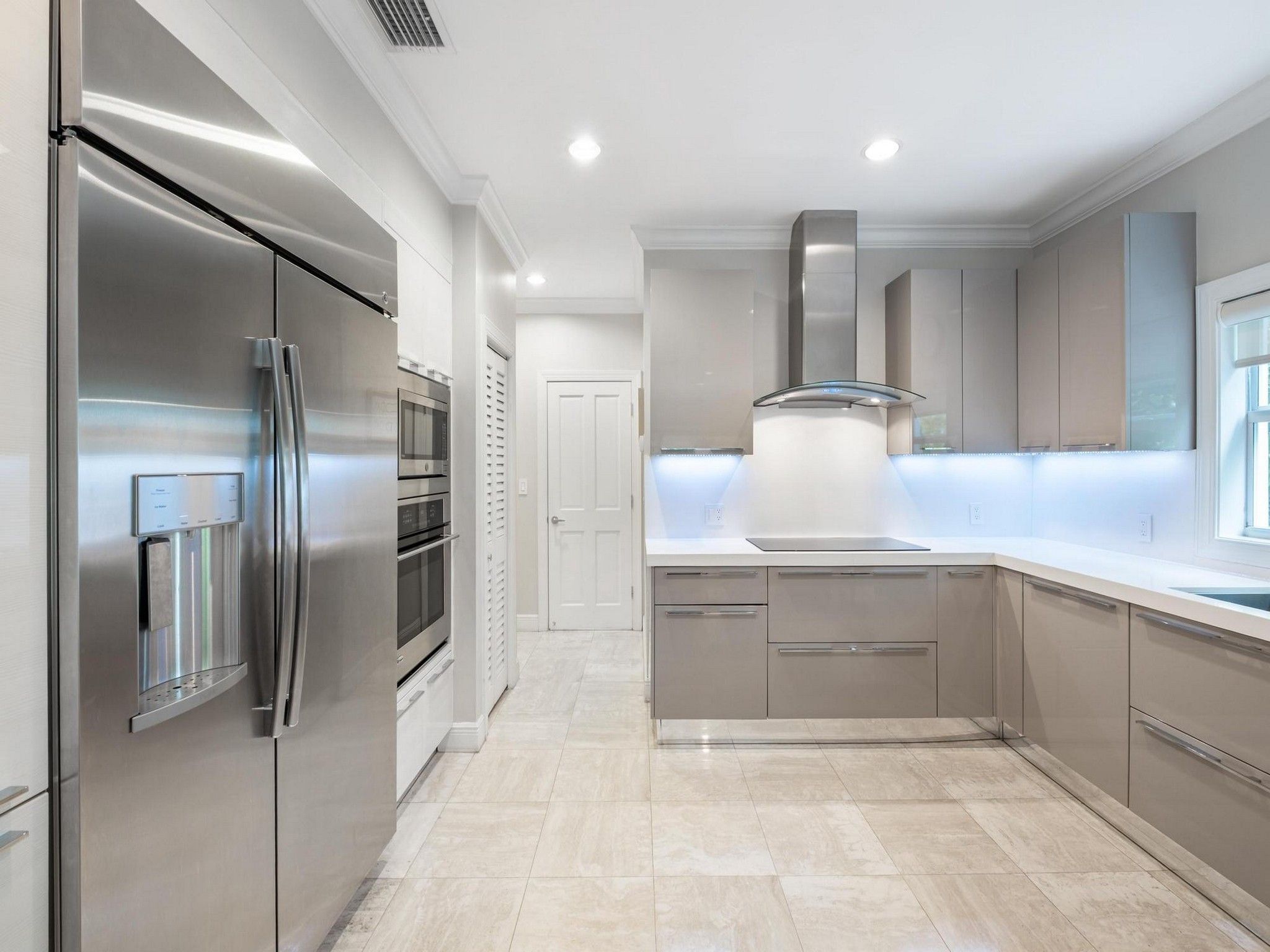 164 W Mashta Drive Key Biscayne FL 33149