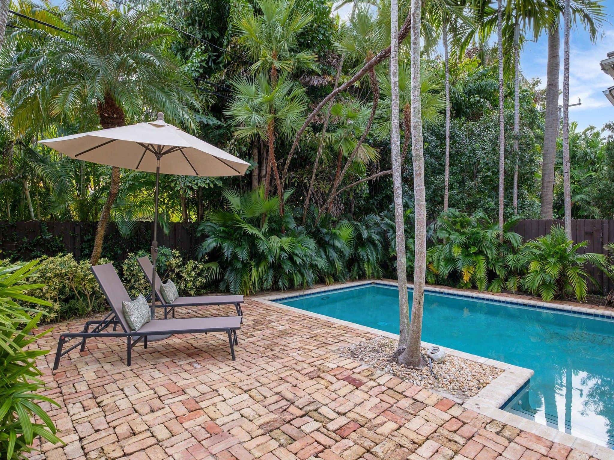 164 W Mashta Drive Key Biscayne FL 33149