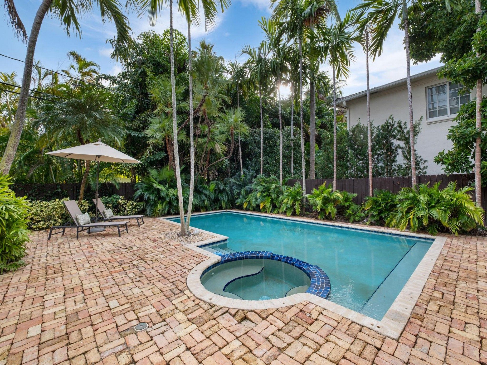 164 W Mashta Drive Key Biscayne FL 33149