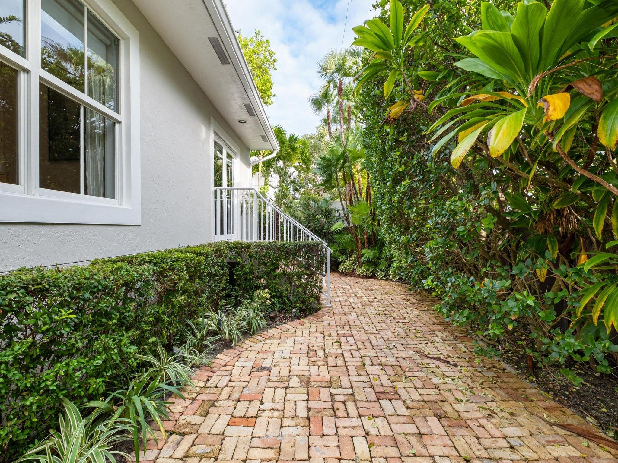 164 W Mashta Drive Key Biscayne FL 33149