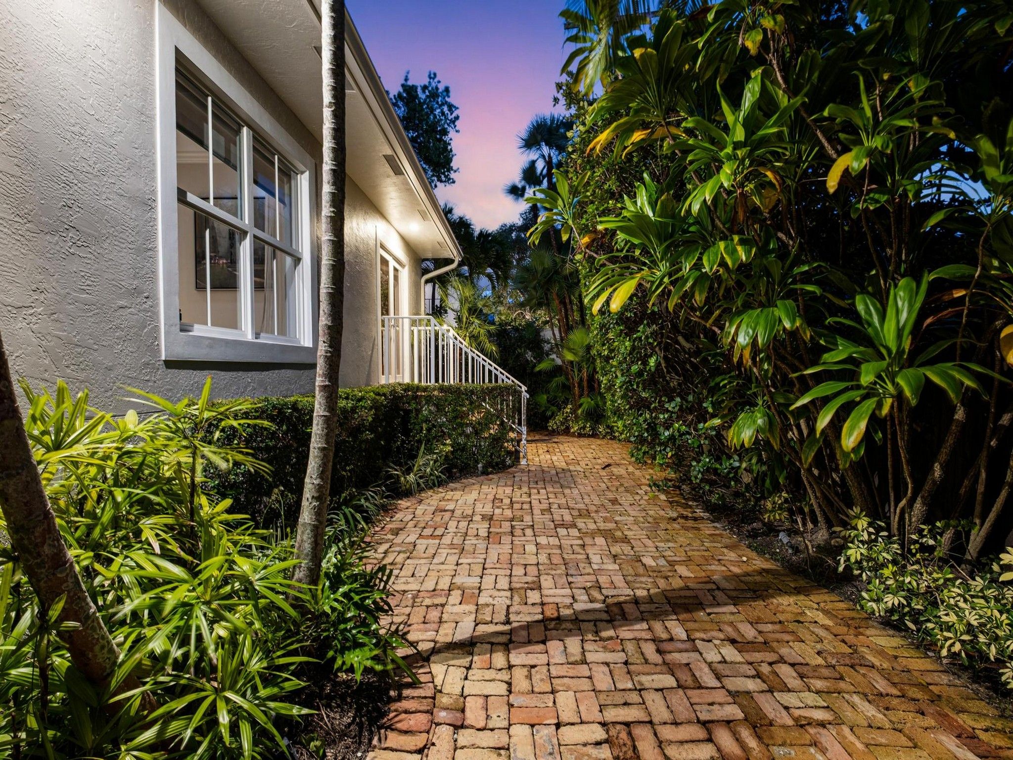 164 W Mashta Drive Key Biscayne FL 33149