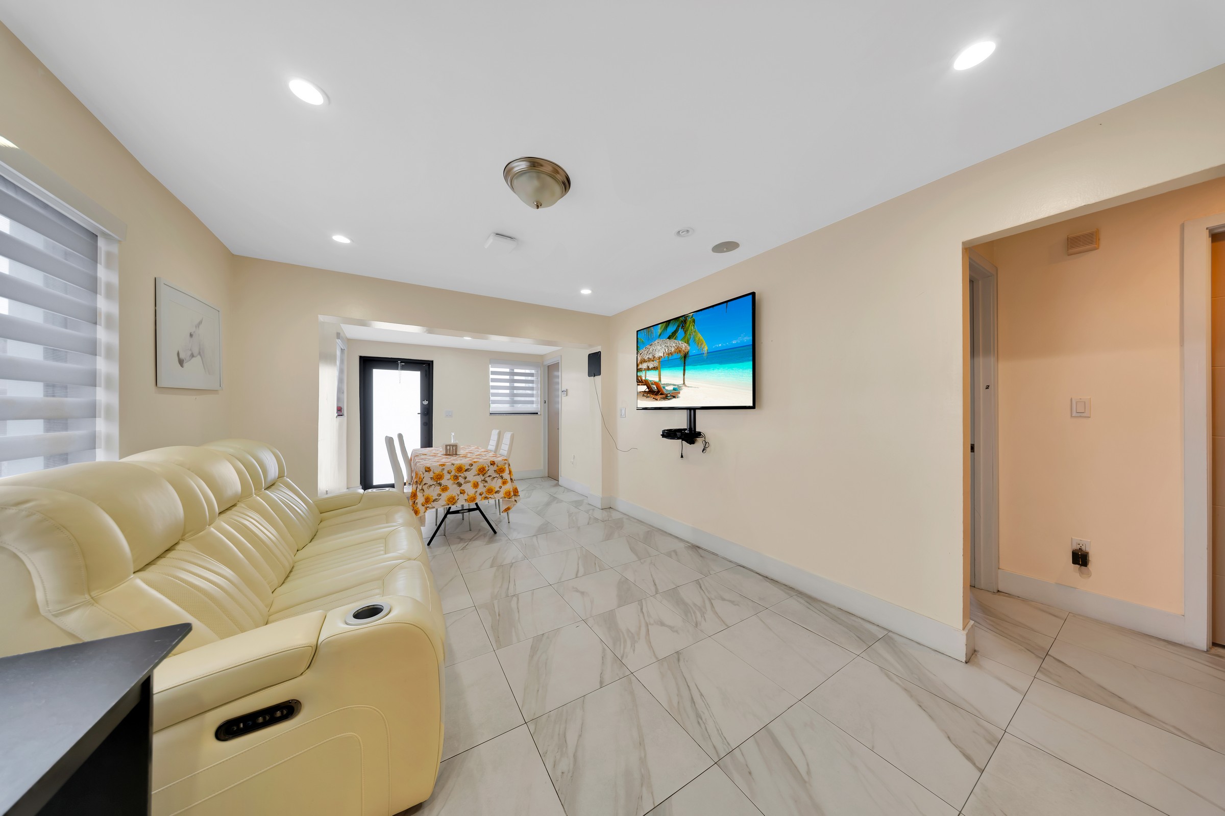 458 E 20th Street Hialeah FL 33013