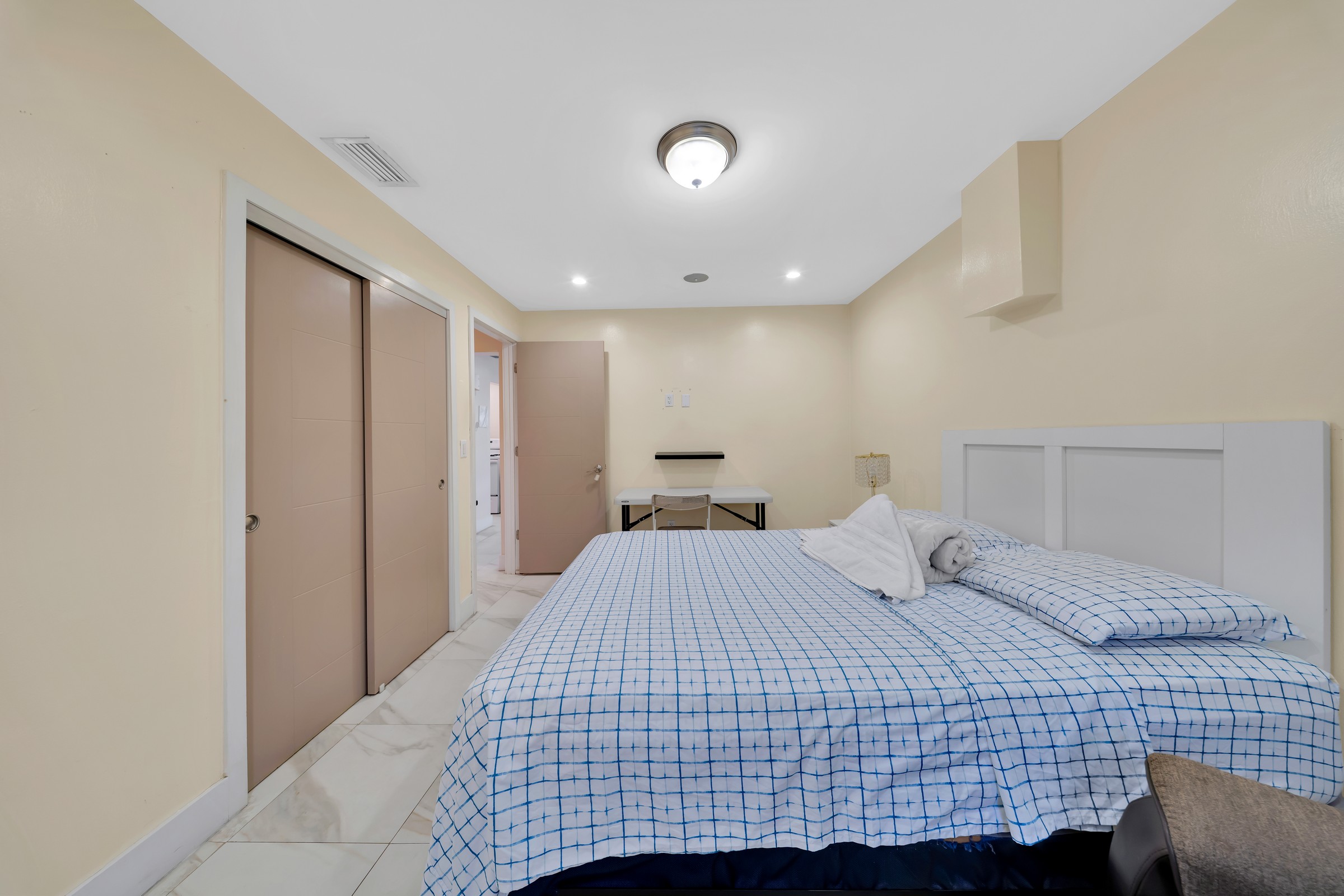 458 E 20th Street Hialeah FL 33013