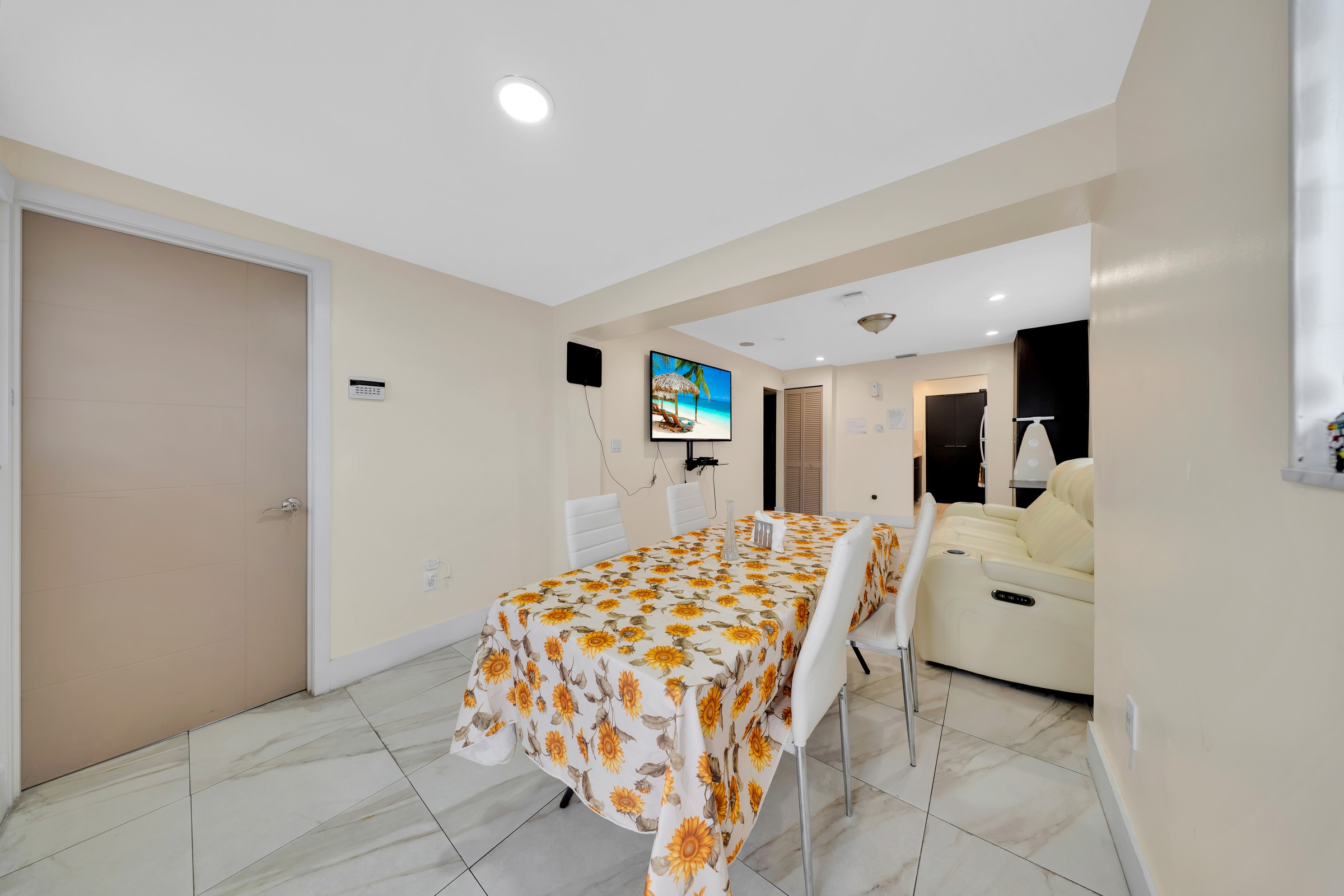 458 E 20th Street Hialeah FL 33013