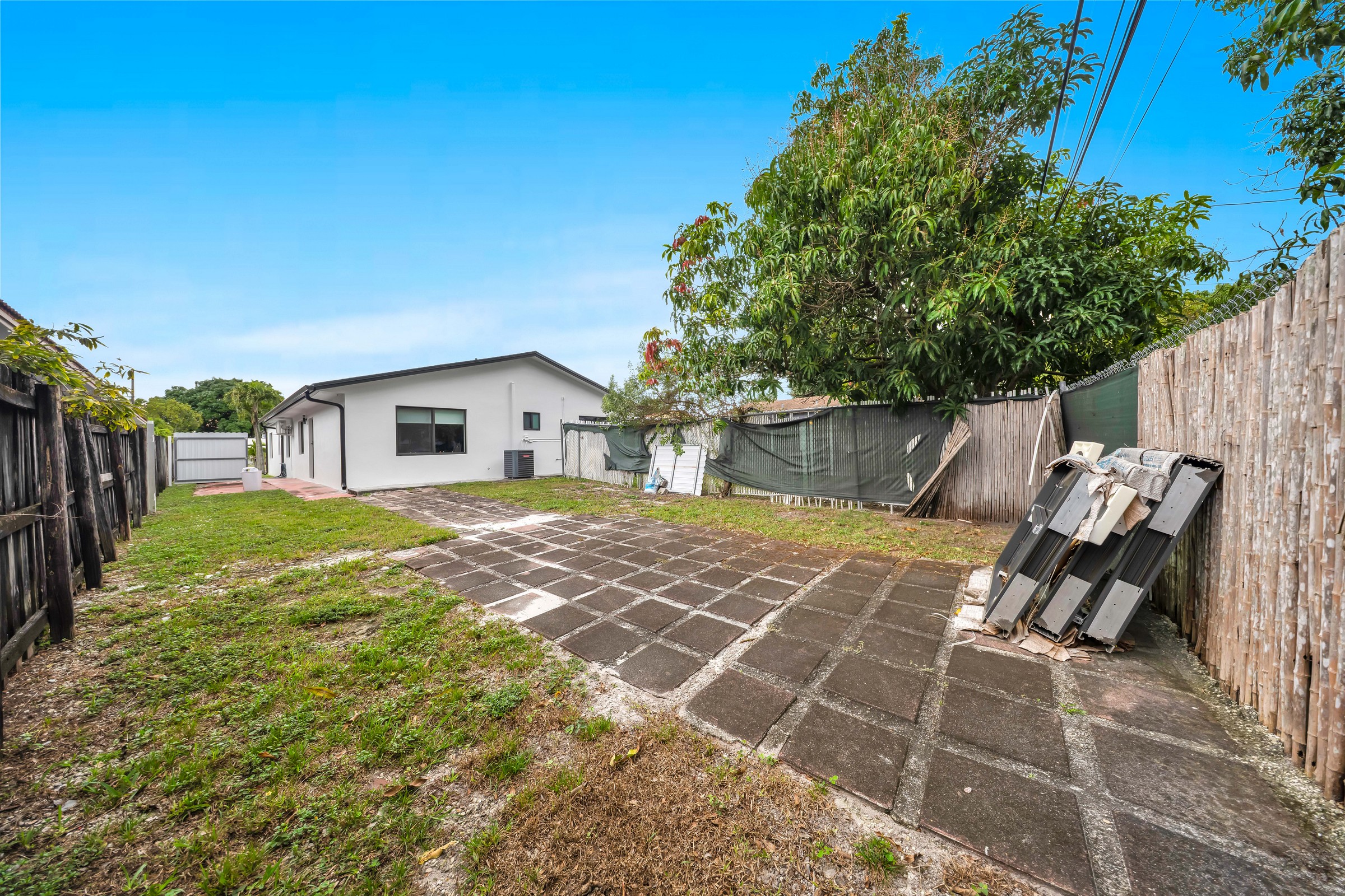 458 E 20th Street Hialeah FL 33013
