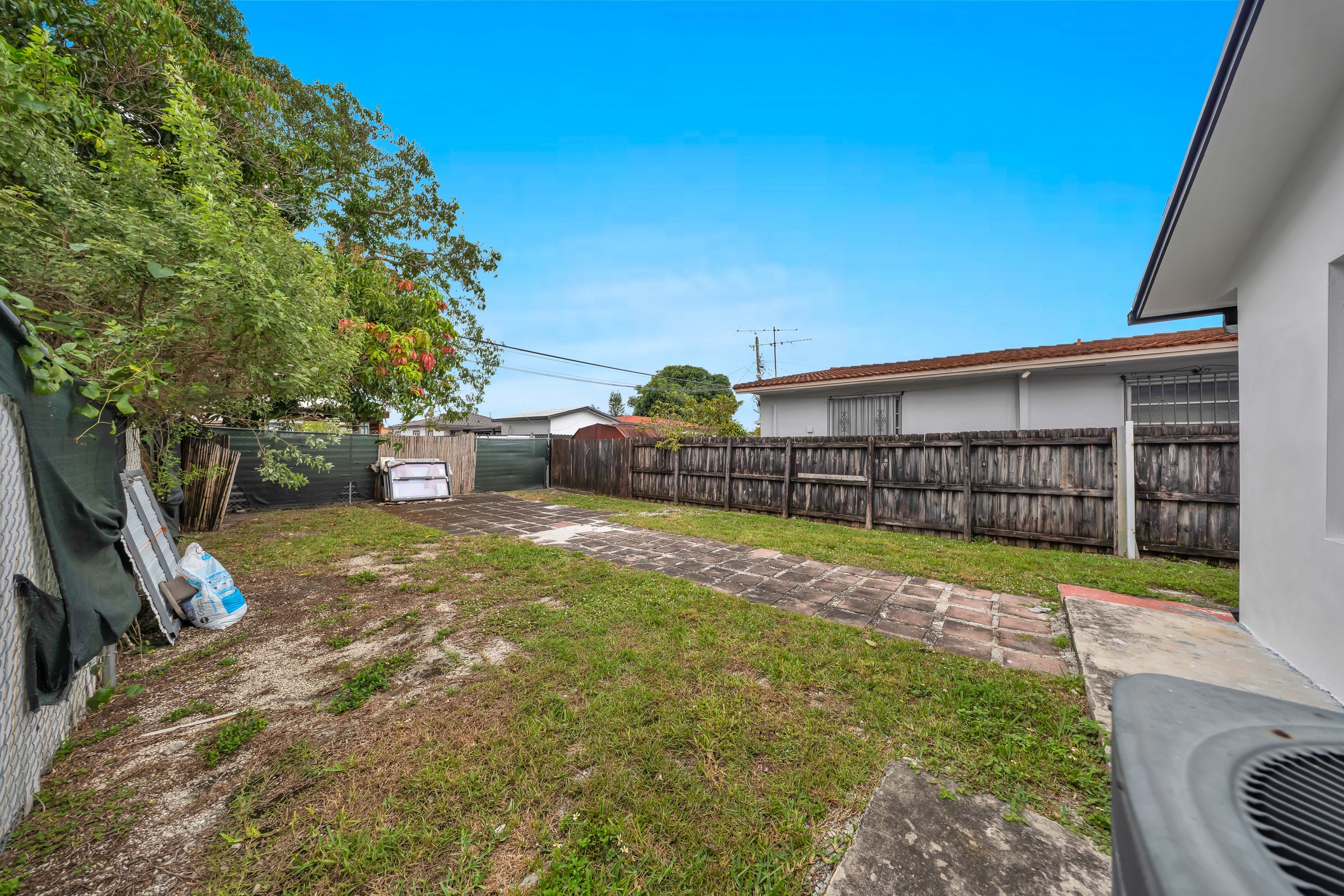 458 E 20th Street Hialeah FL 33013