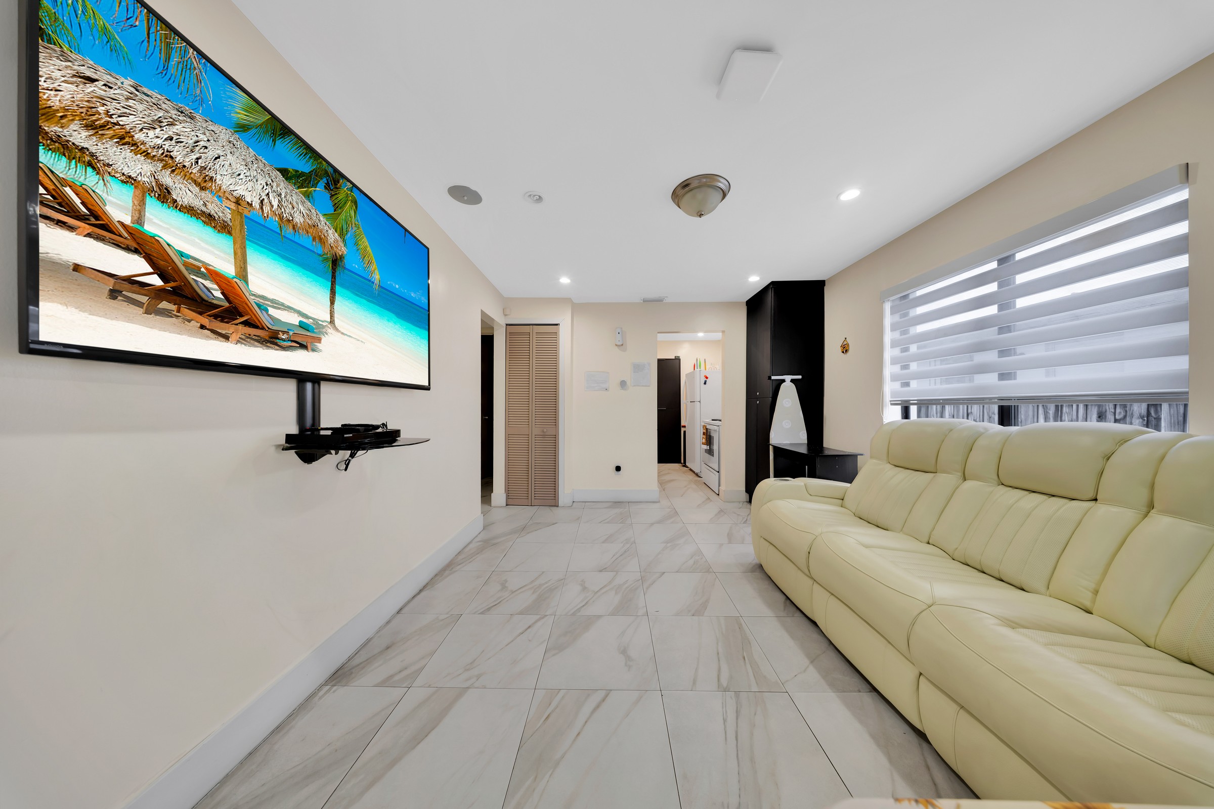 458 E 20th Street Hialeah FL 33013