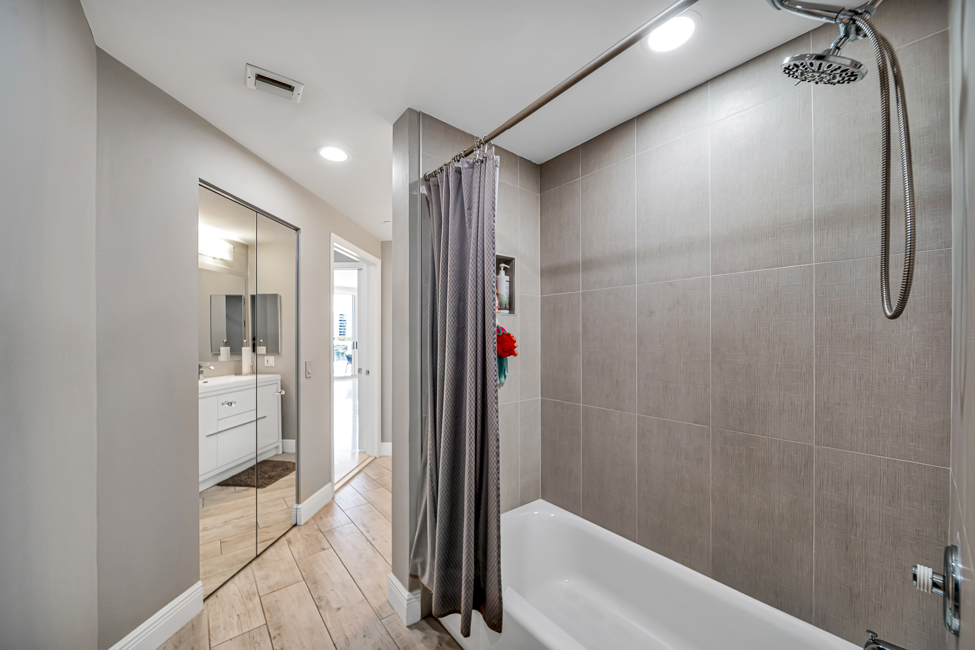 21150 Point Place Aventura FL 33180