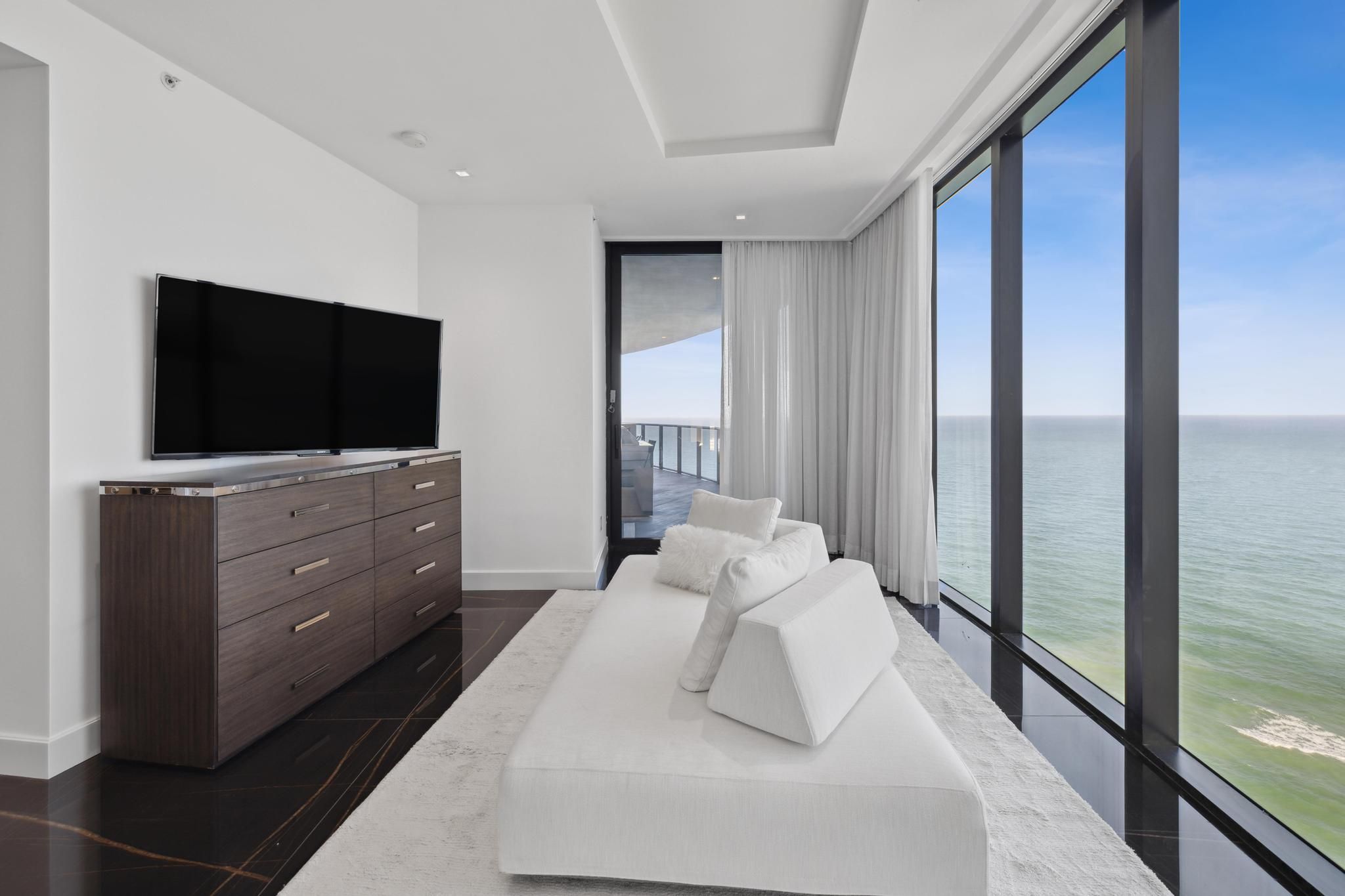 18555 Collins Avenue Sunny Isles Beach FL 33160